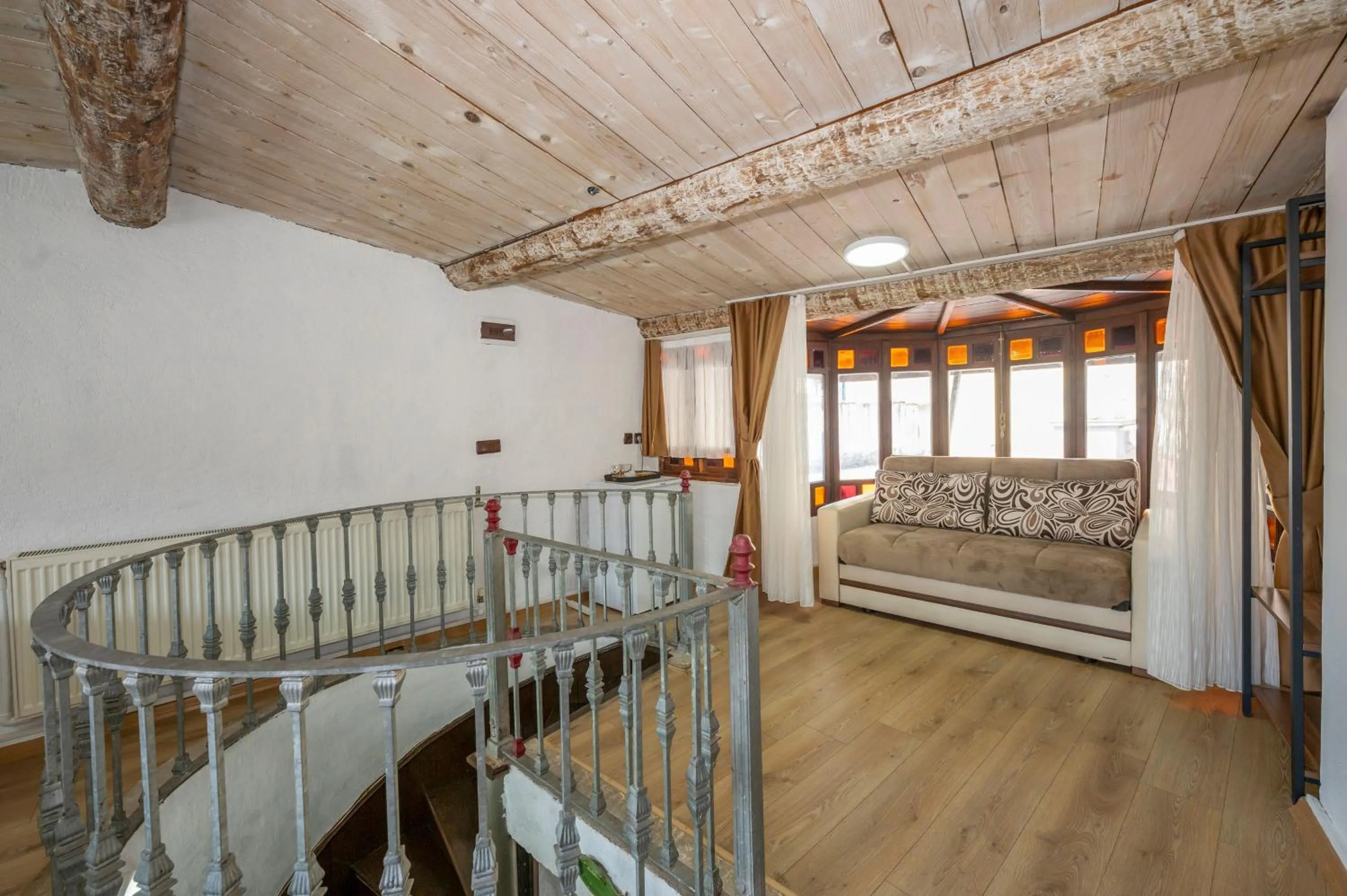 Seating area, Bed in Taksim Antique Hotel