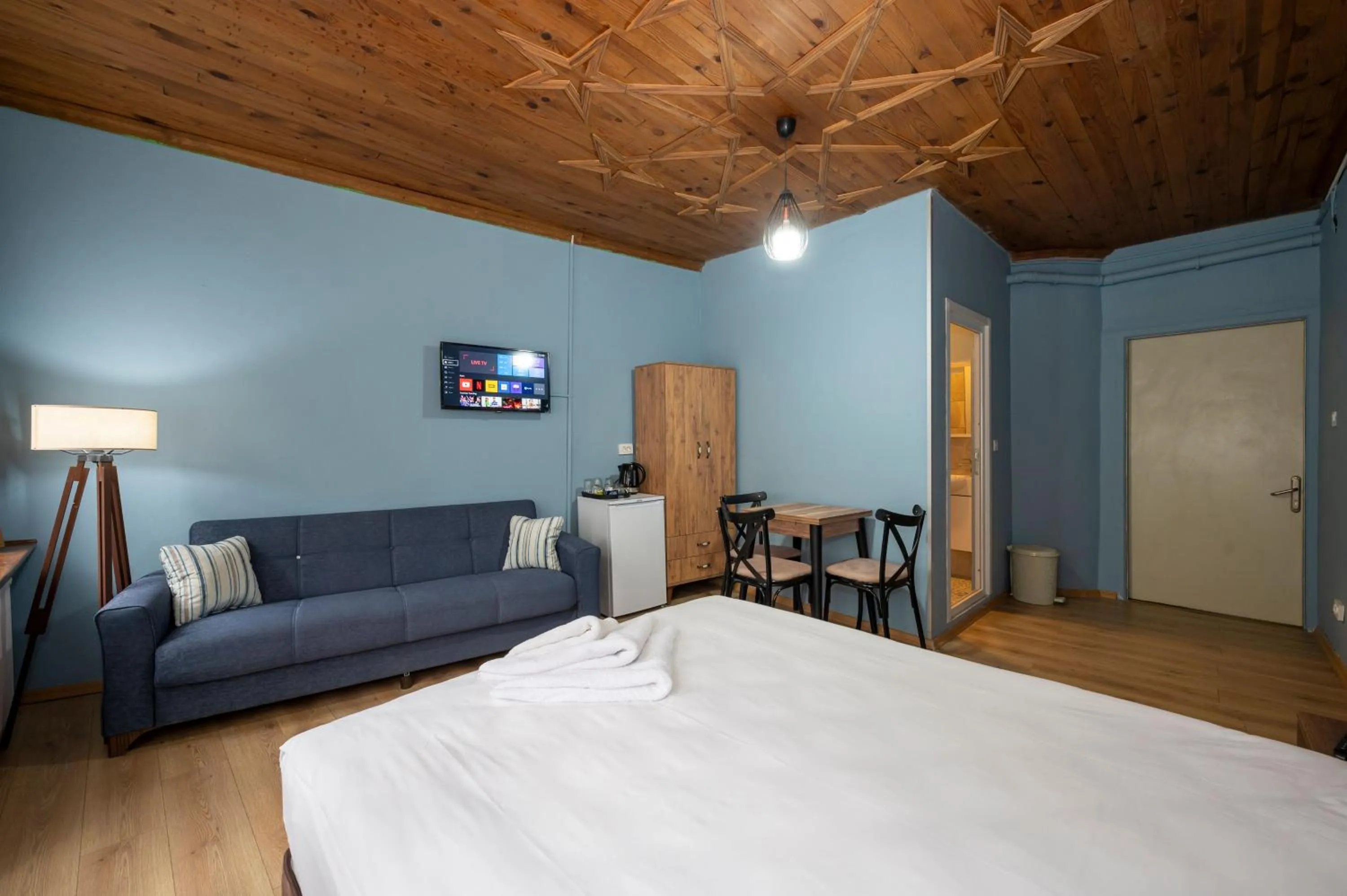 Dining area, Bed in Taksim Antique Hotel