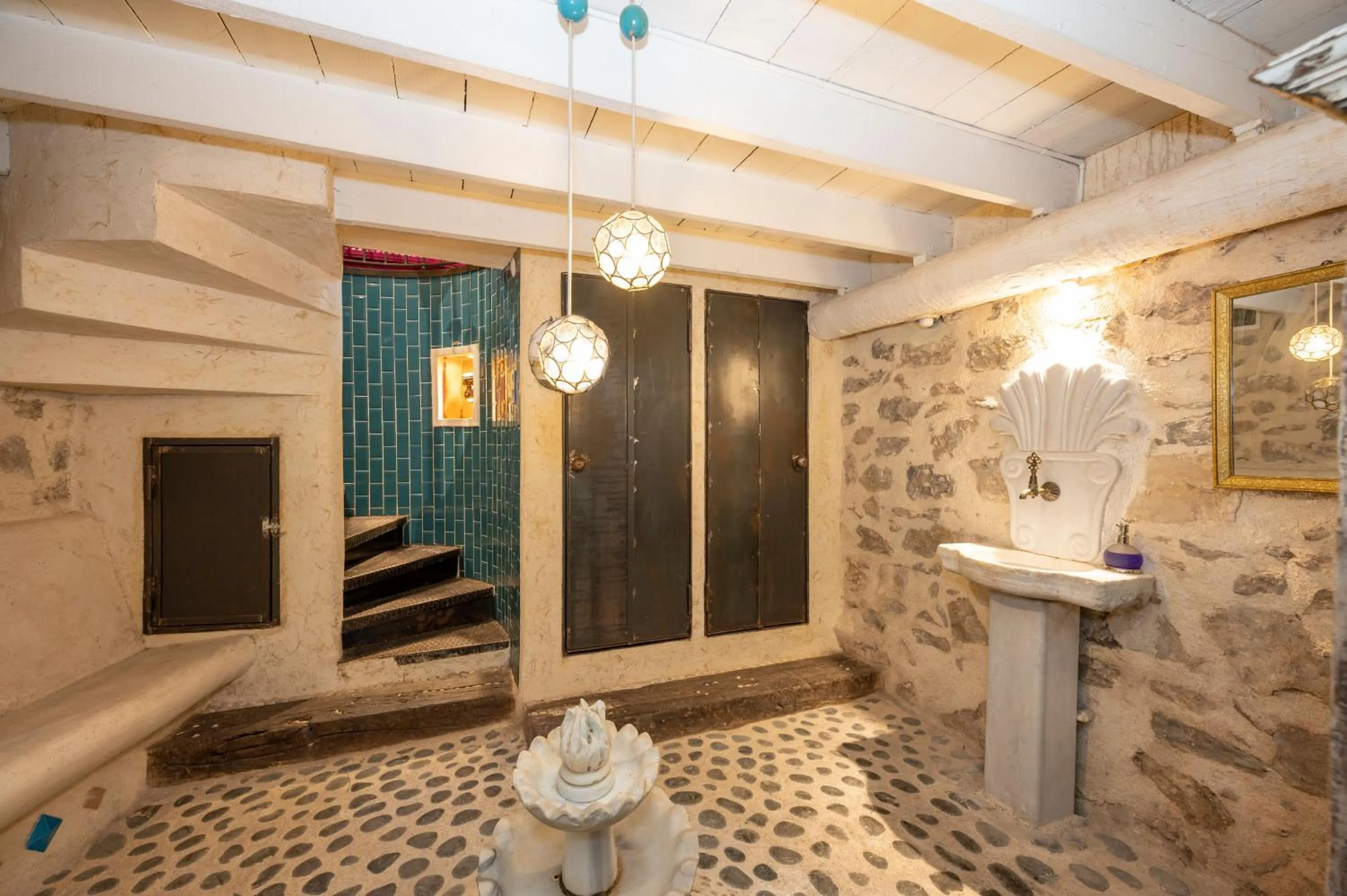 Toilet in Taksim Antique Hotel