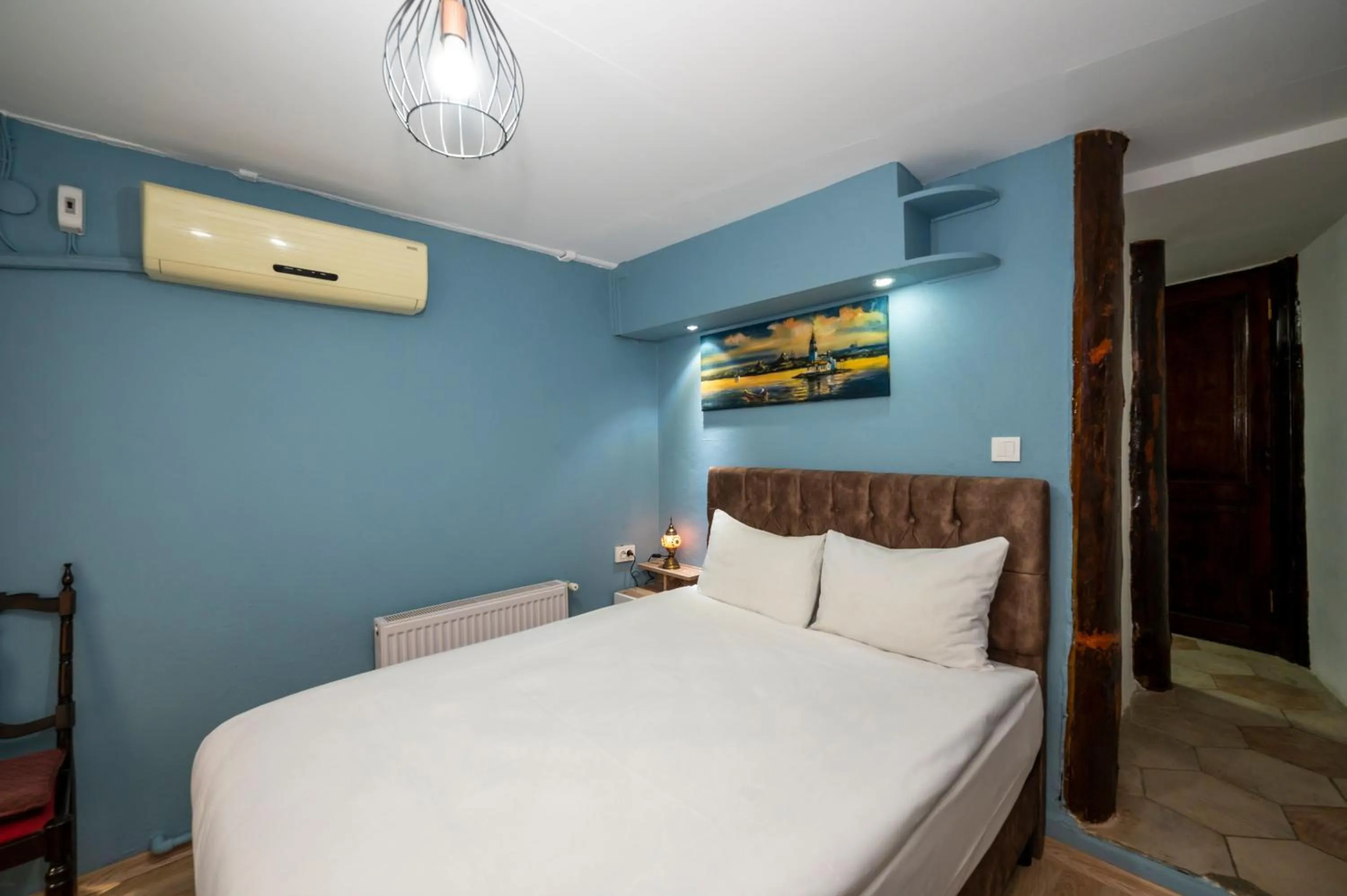Bed in Taksim Antique Hotel