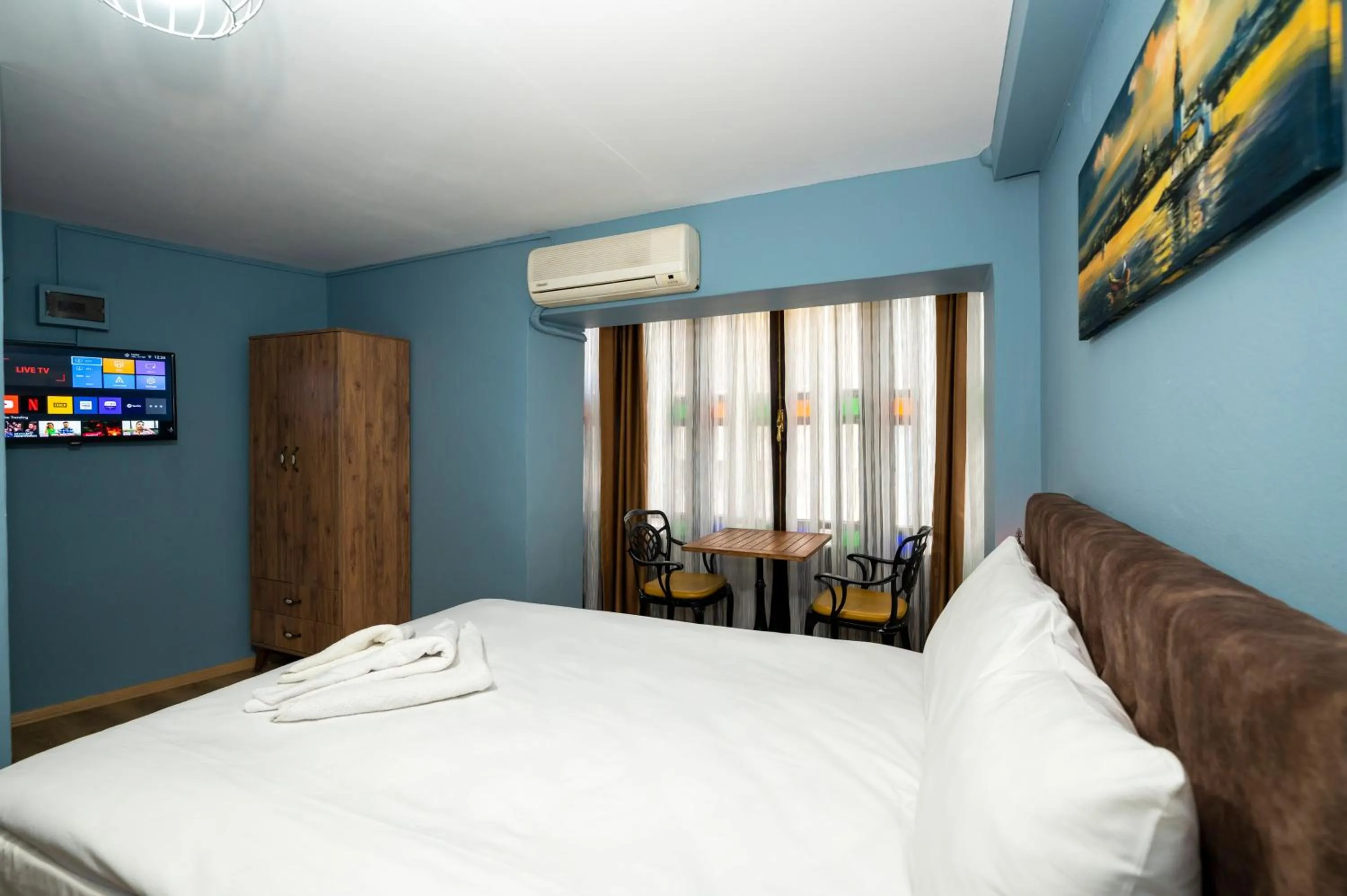 Bed in Taksim Antique Hotel