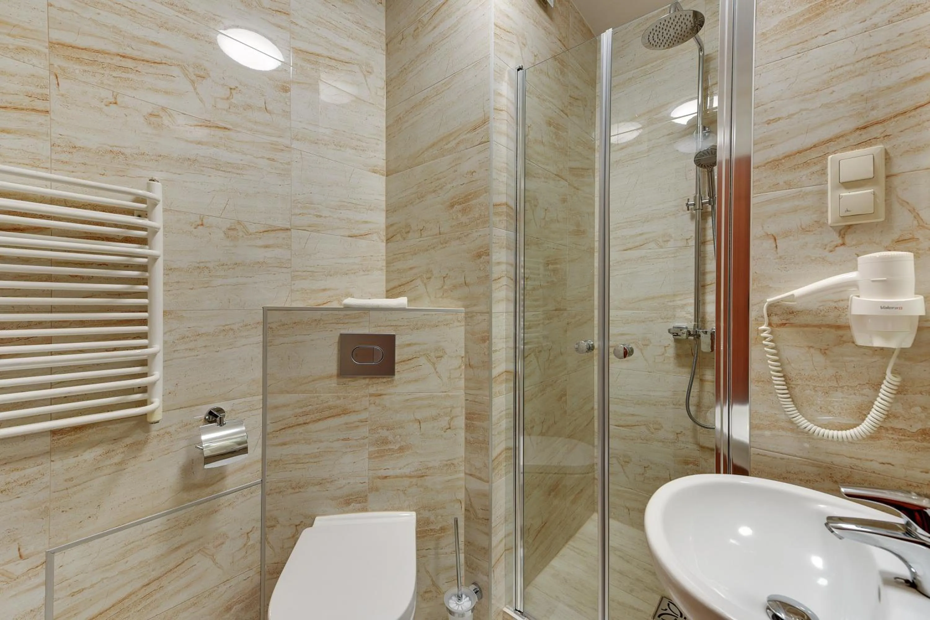 Photo of the whole room in Abak