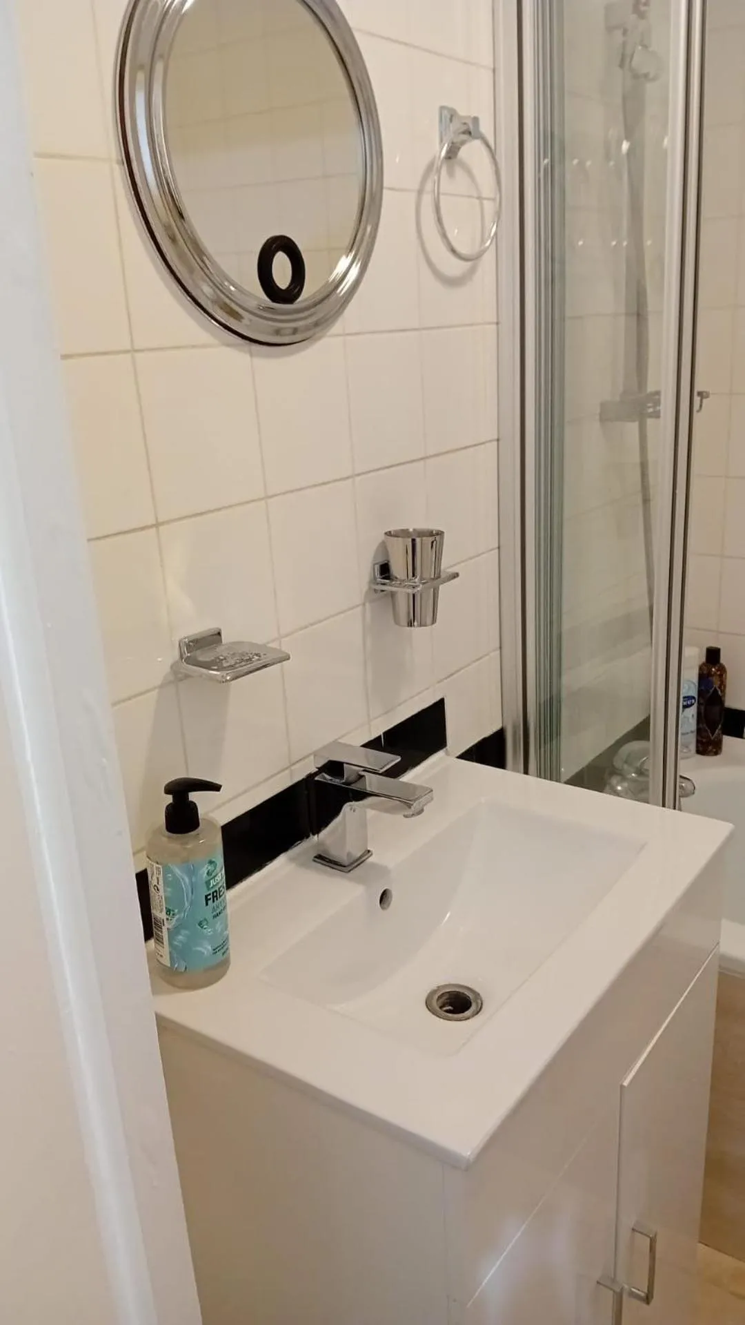 Central Apartment at Chelsea cloister Hotel