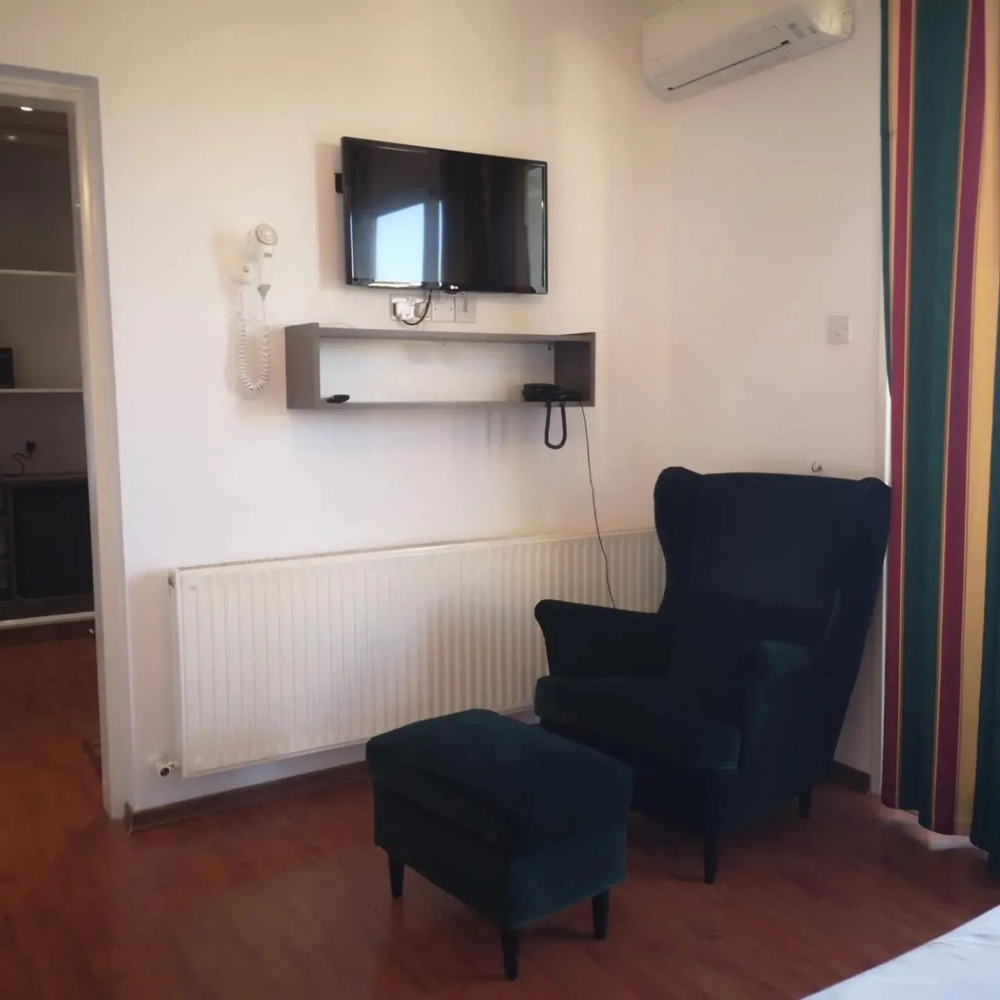 TV and multimedia in St Elena Boutique Residence