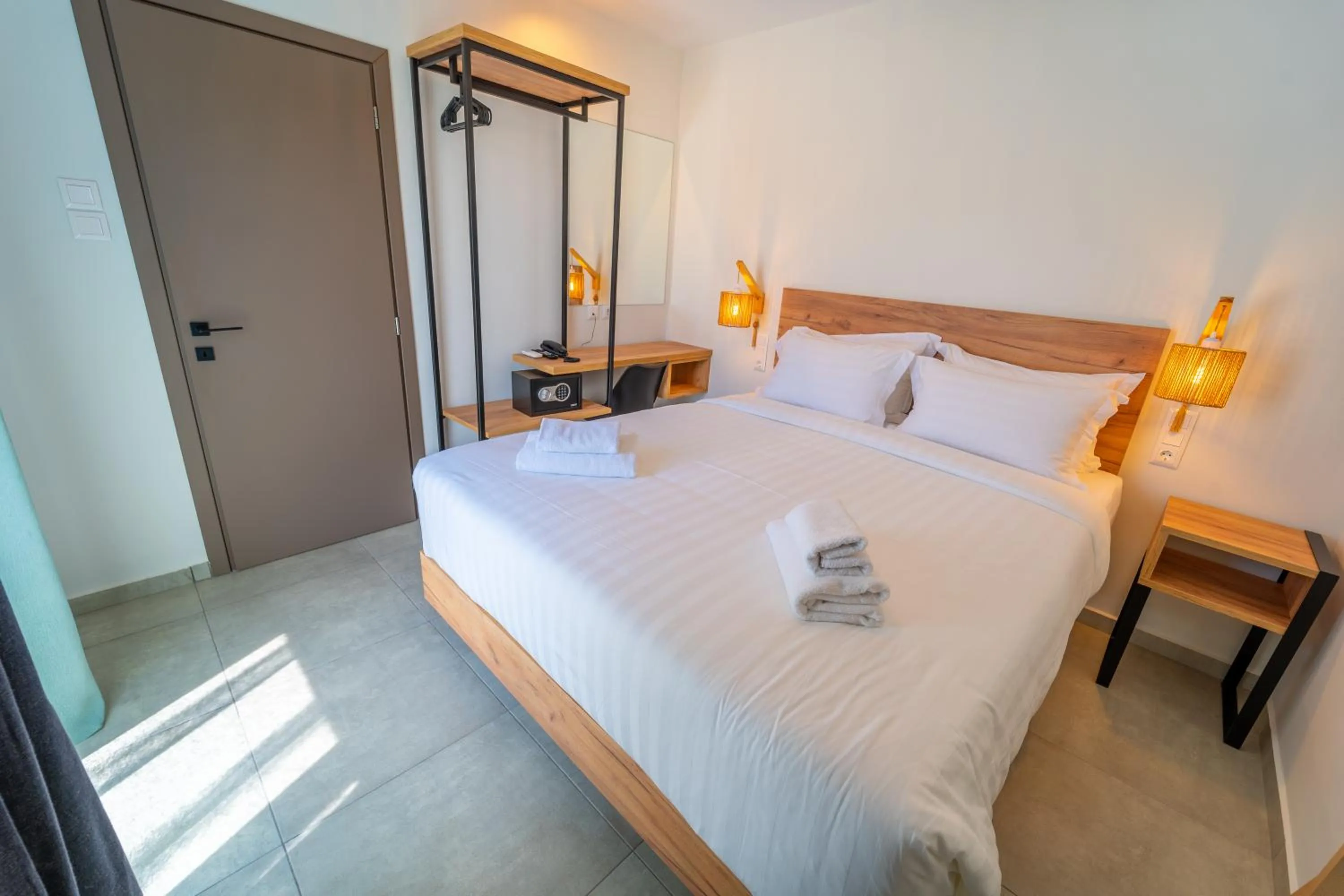 Bed in Niso Skiathos