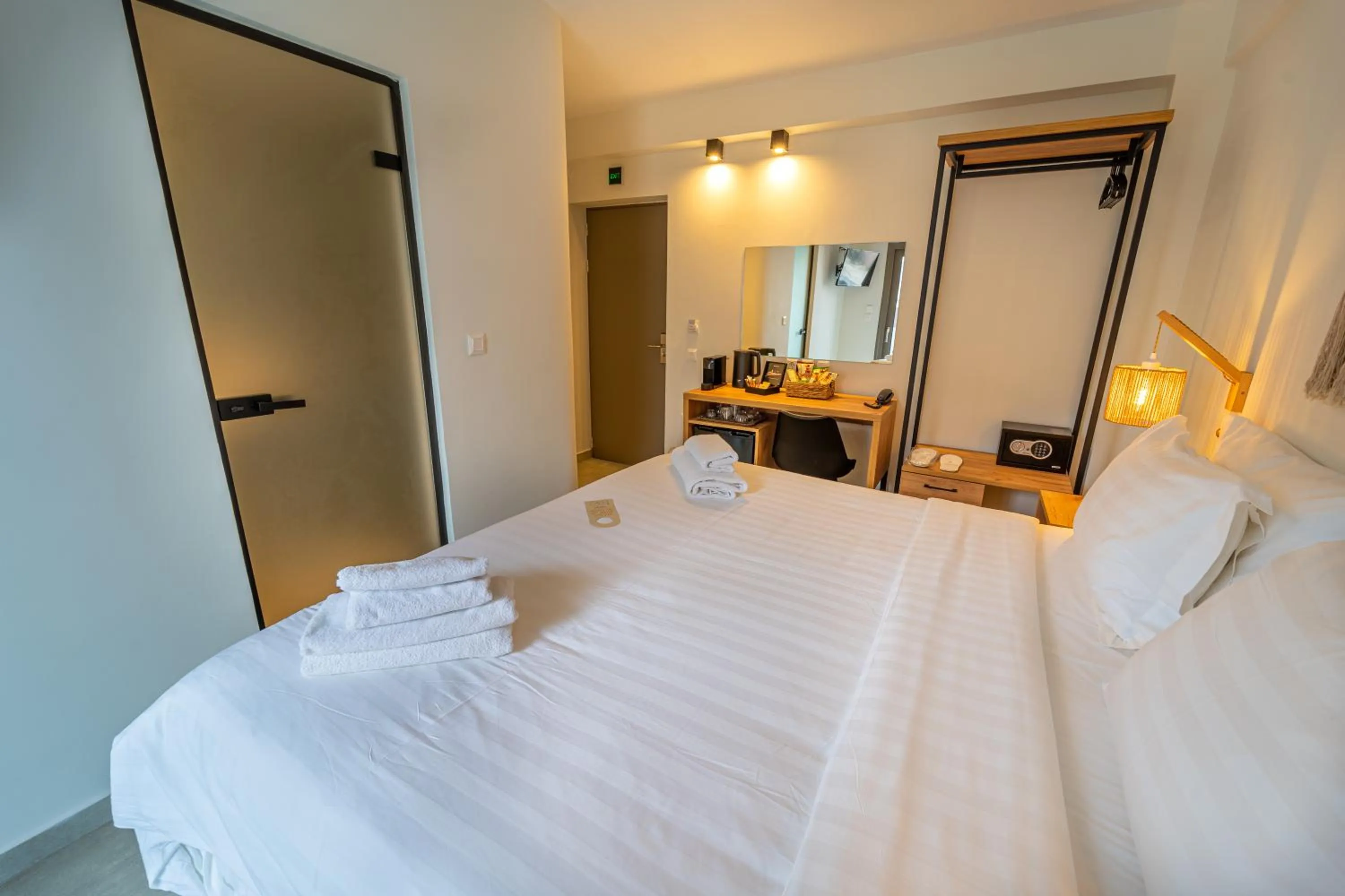 Bed in Niso Skiathos