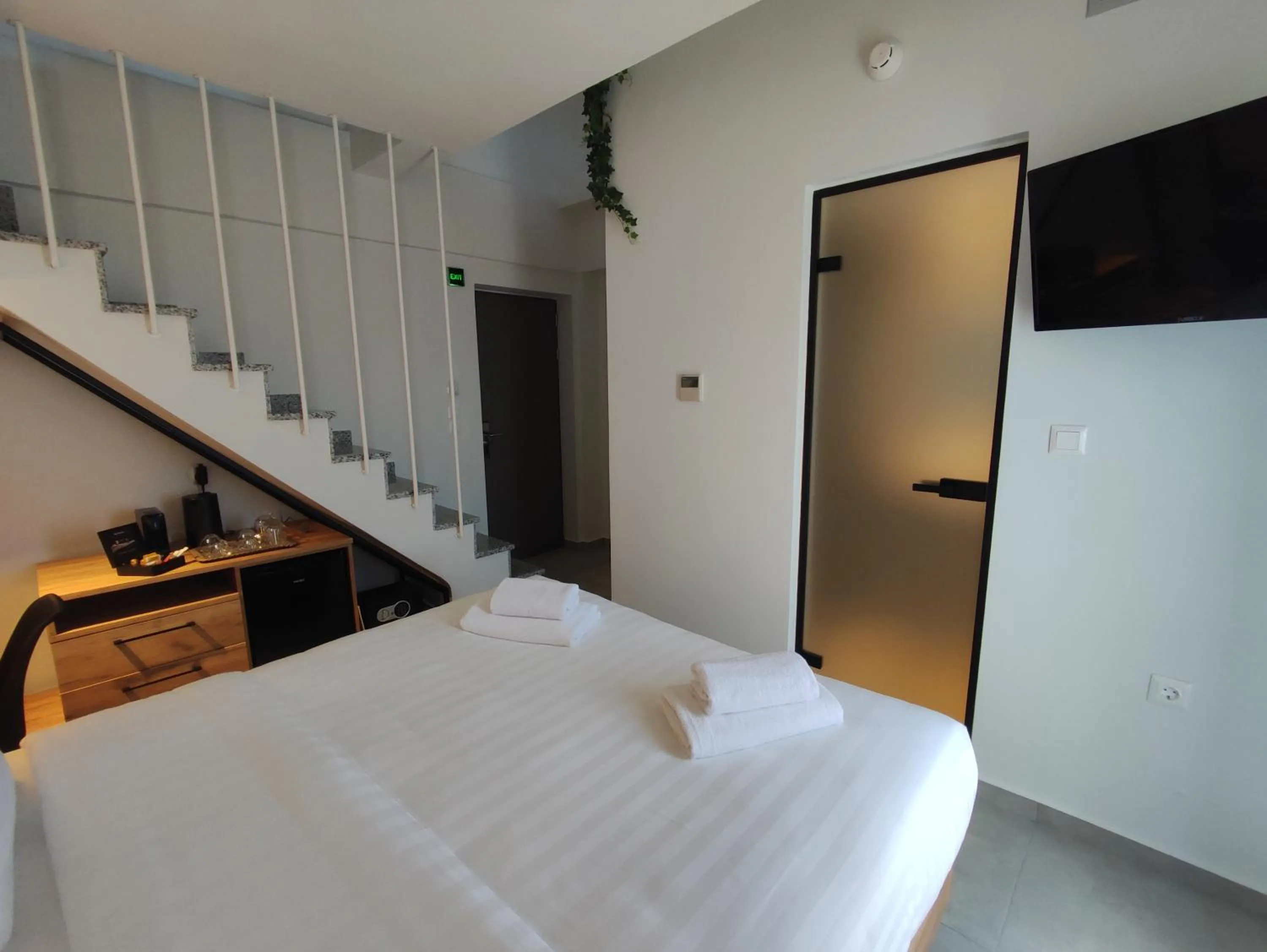 Bed in Niso Skiathos