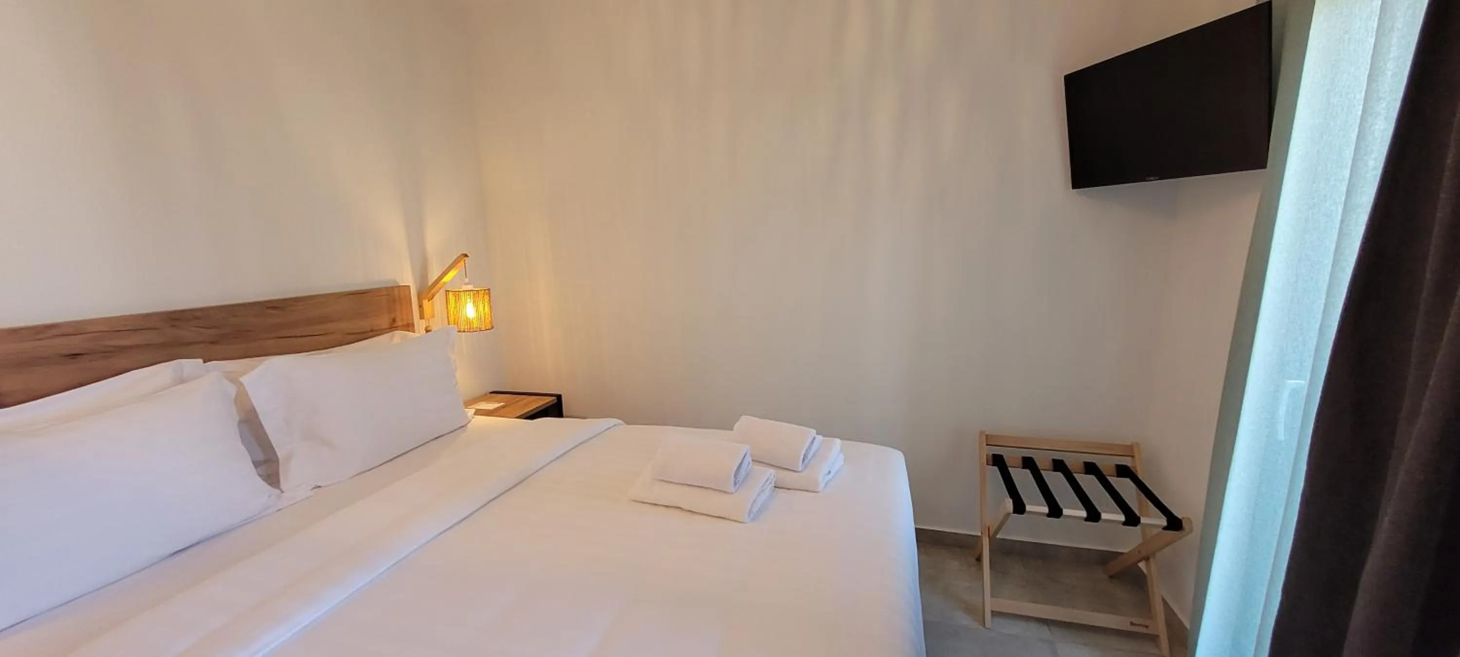 Bed in Niso Skiathos