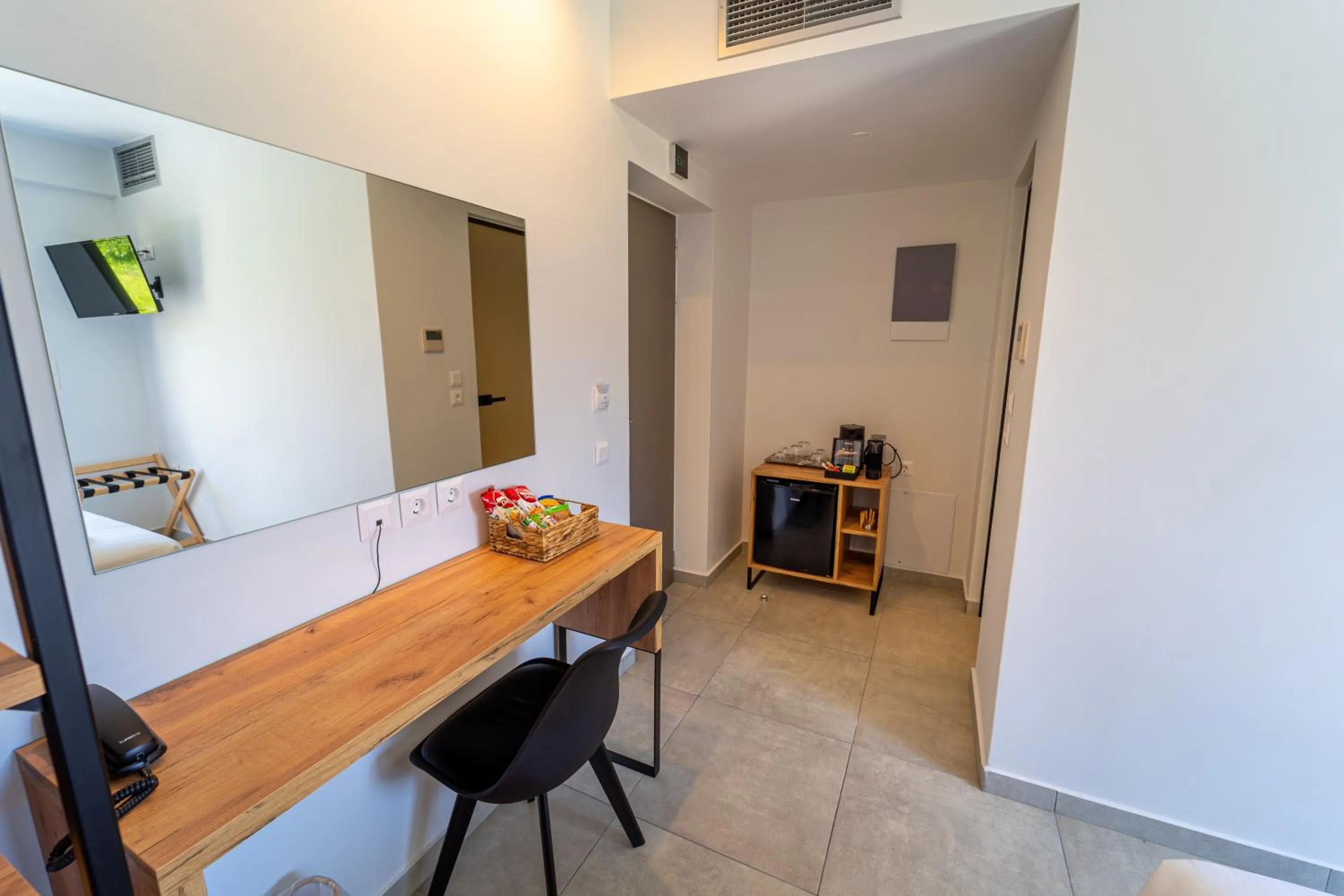 Bed in Niso Skiathos