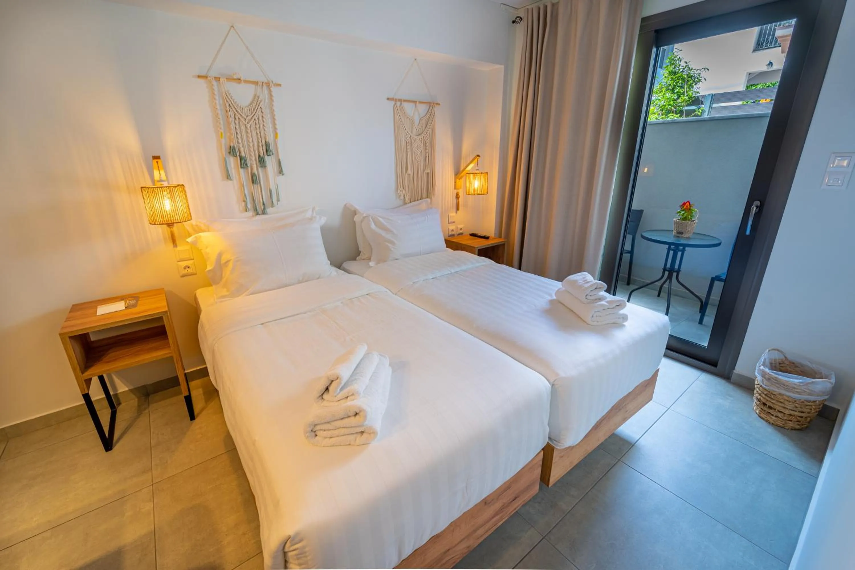 Bed in Niso Skiathos