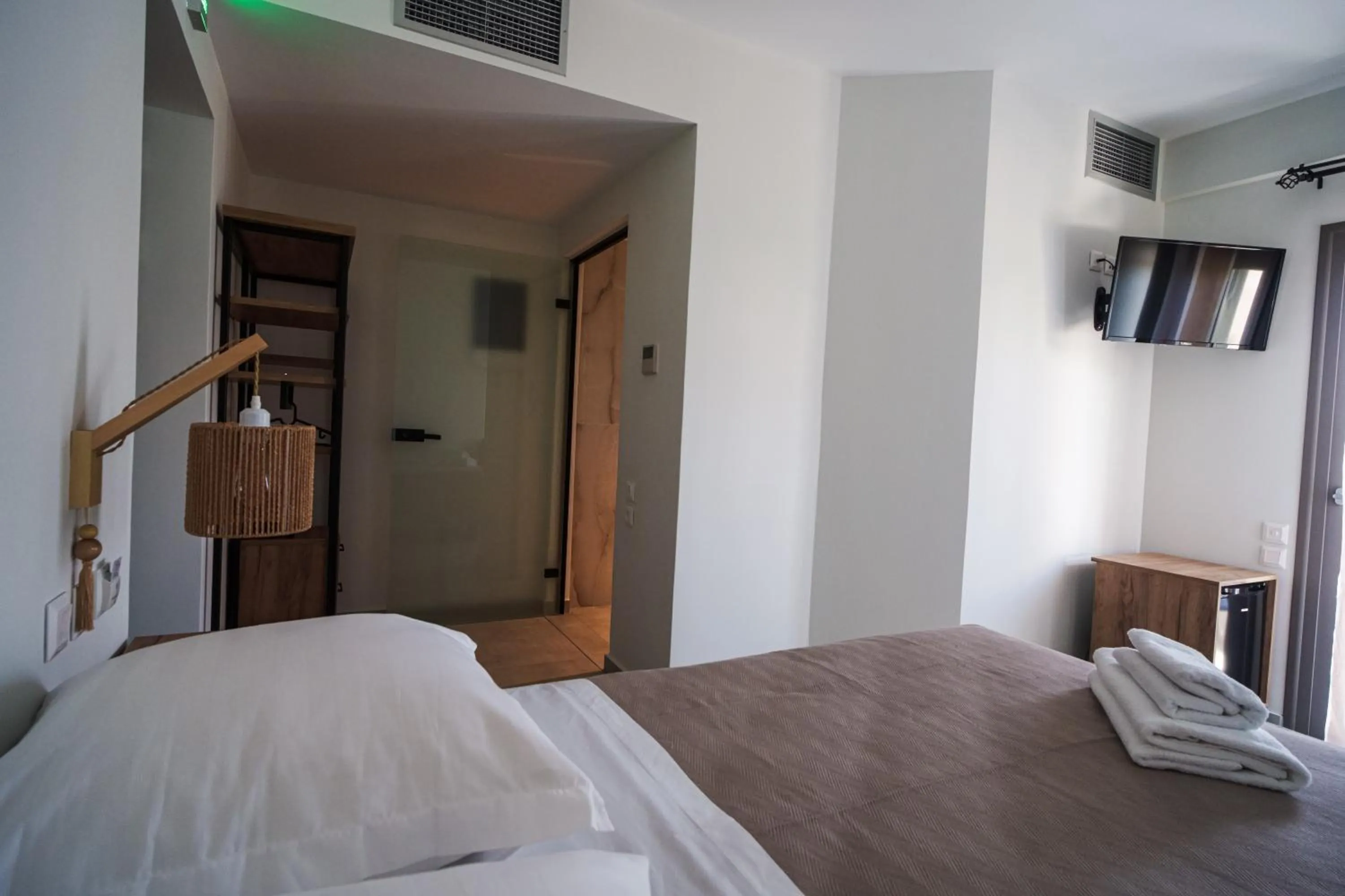 Bed in Niso Skiathos