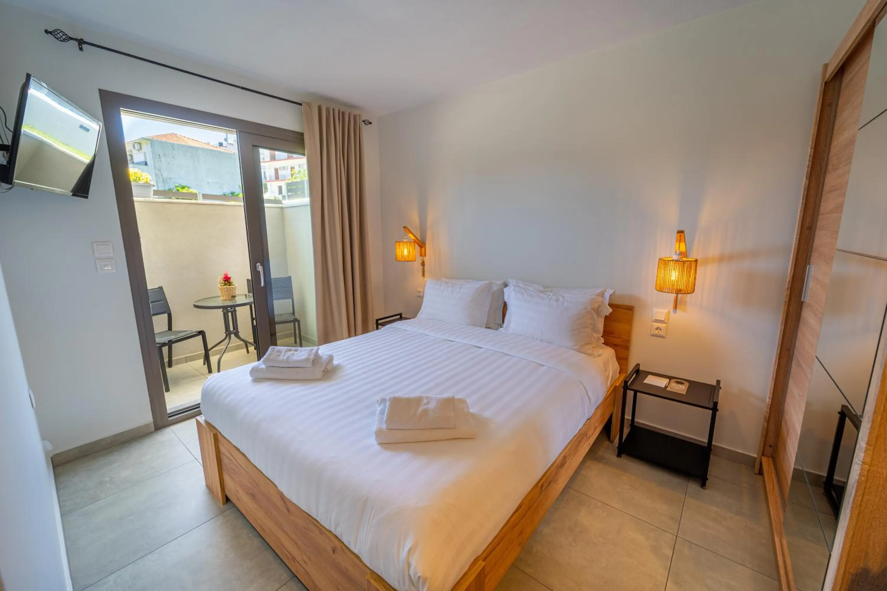 Bed in Niso Skiathos