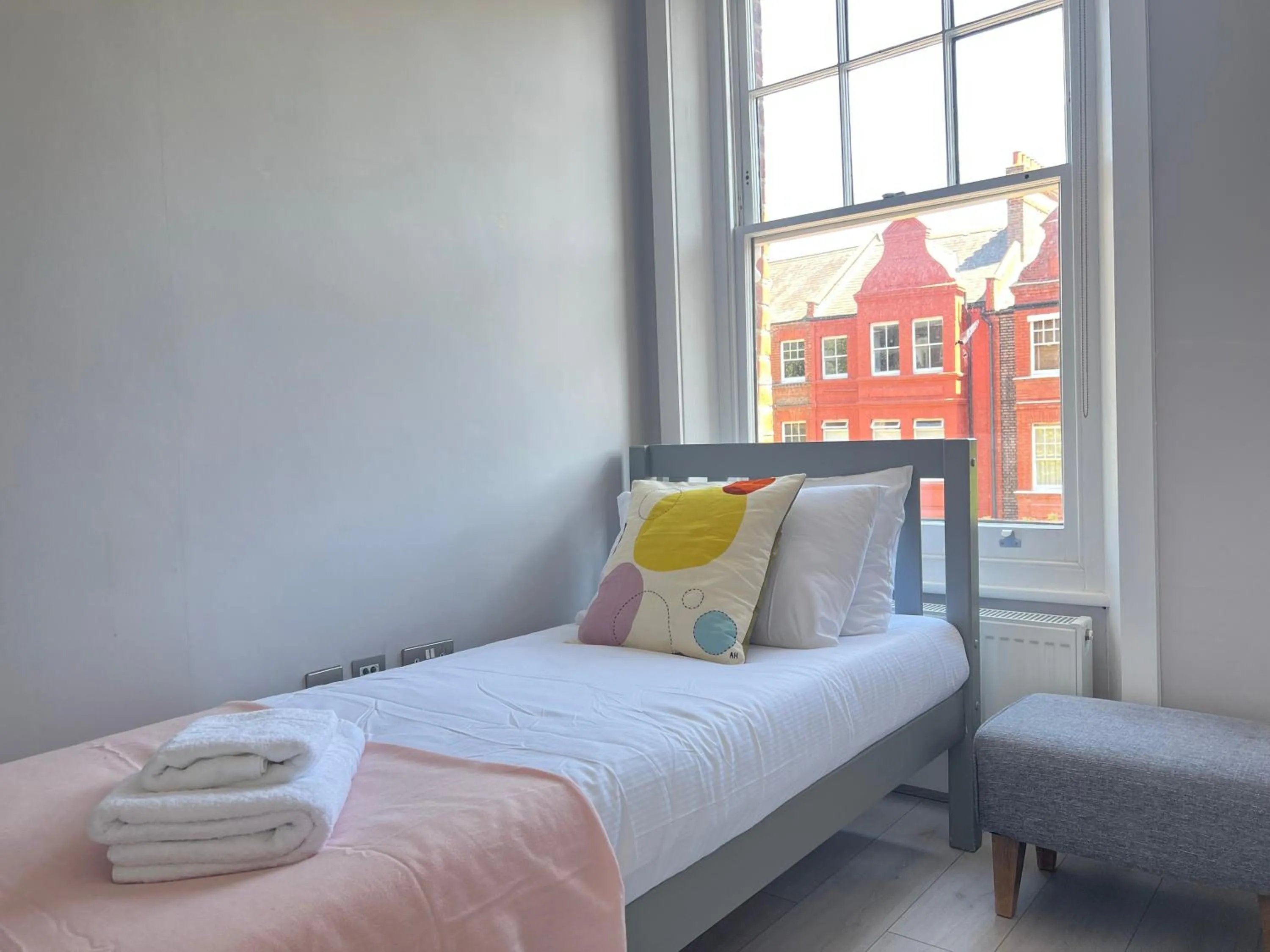 2 Bedroom Apartment in South Hampstead
