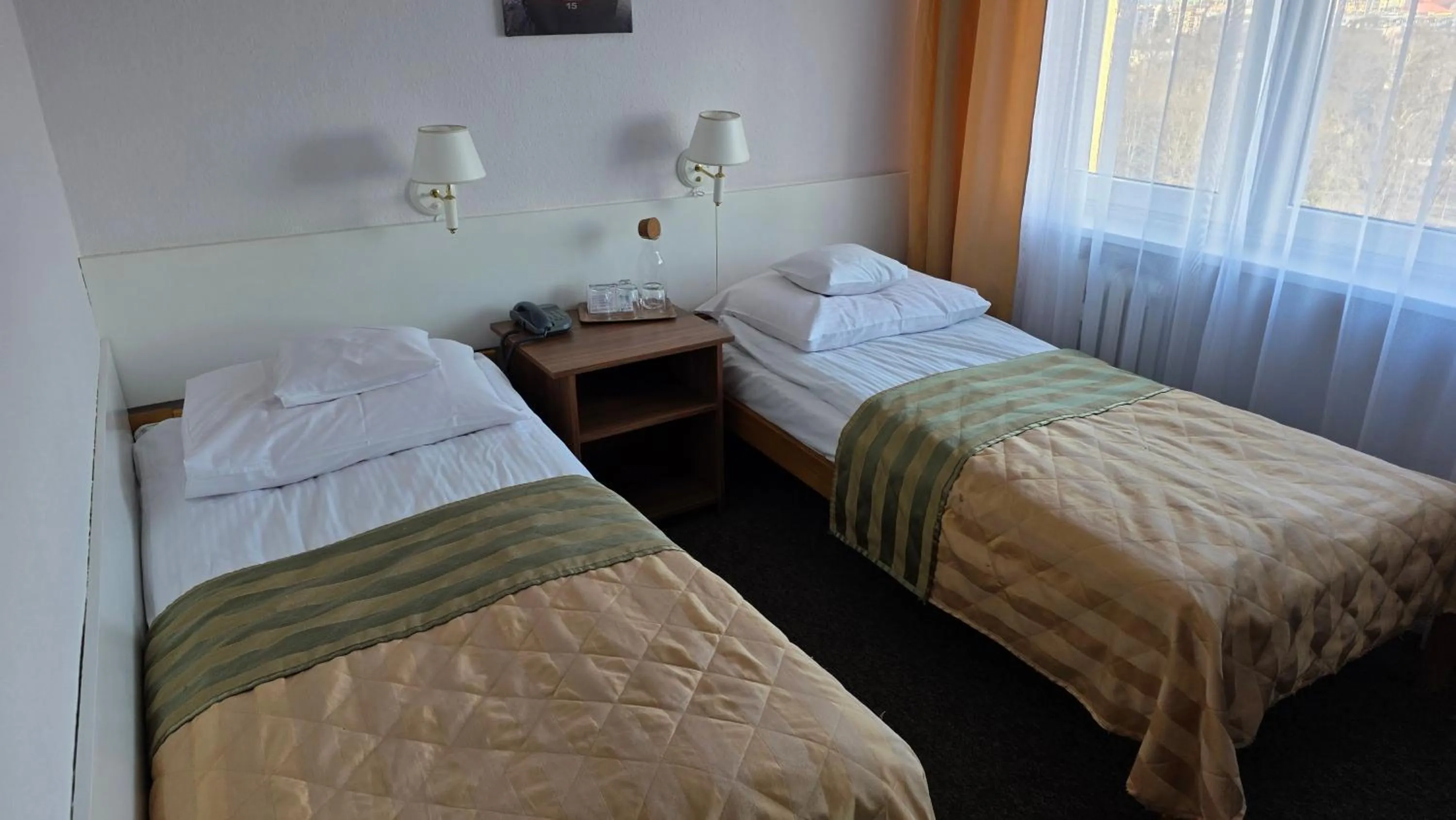 Bed in Hotel Gromada Pila