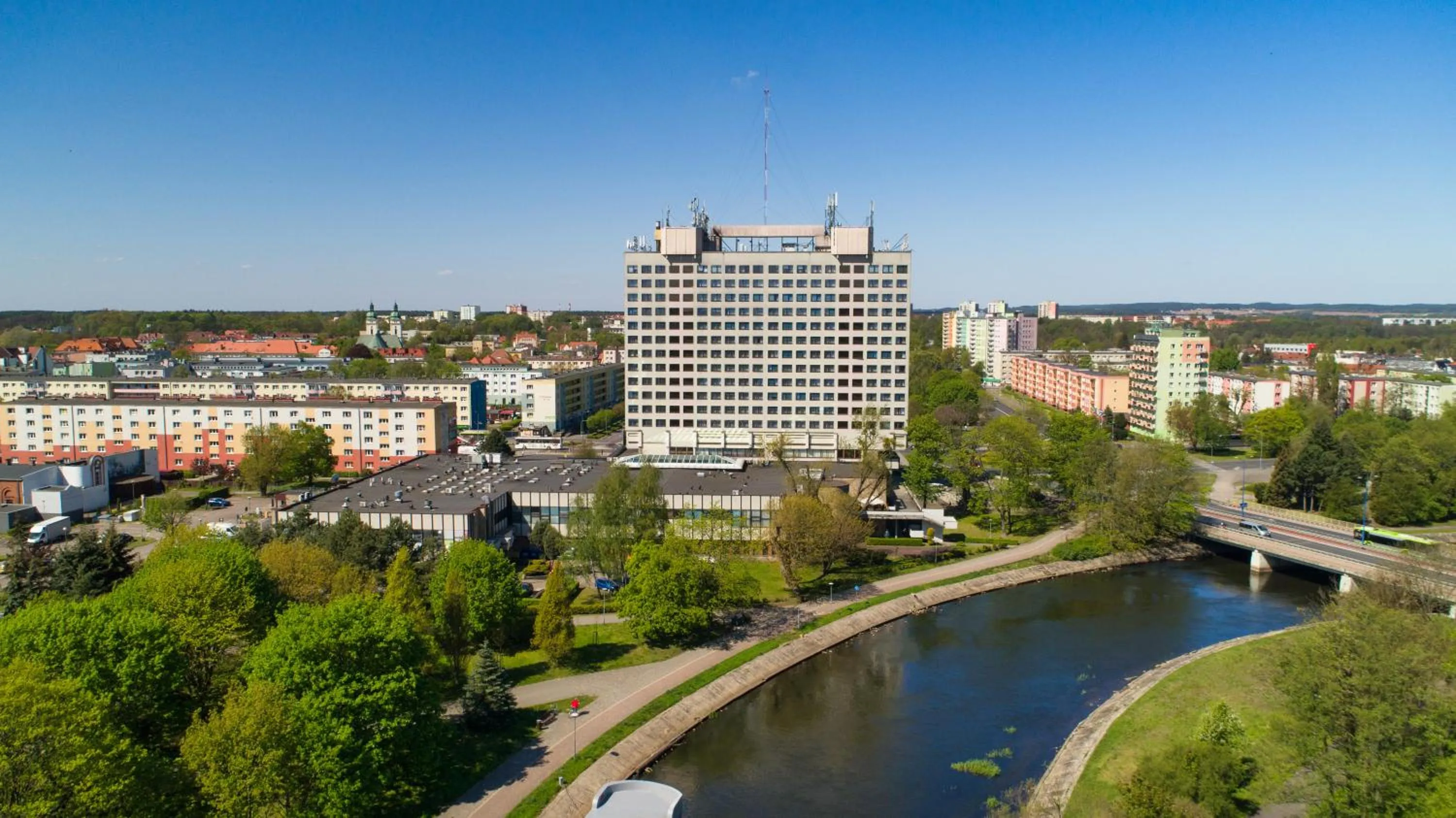 Property building in Hotel Gromada Pila