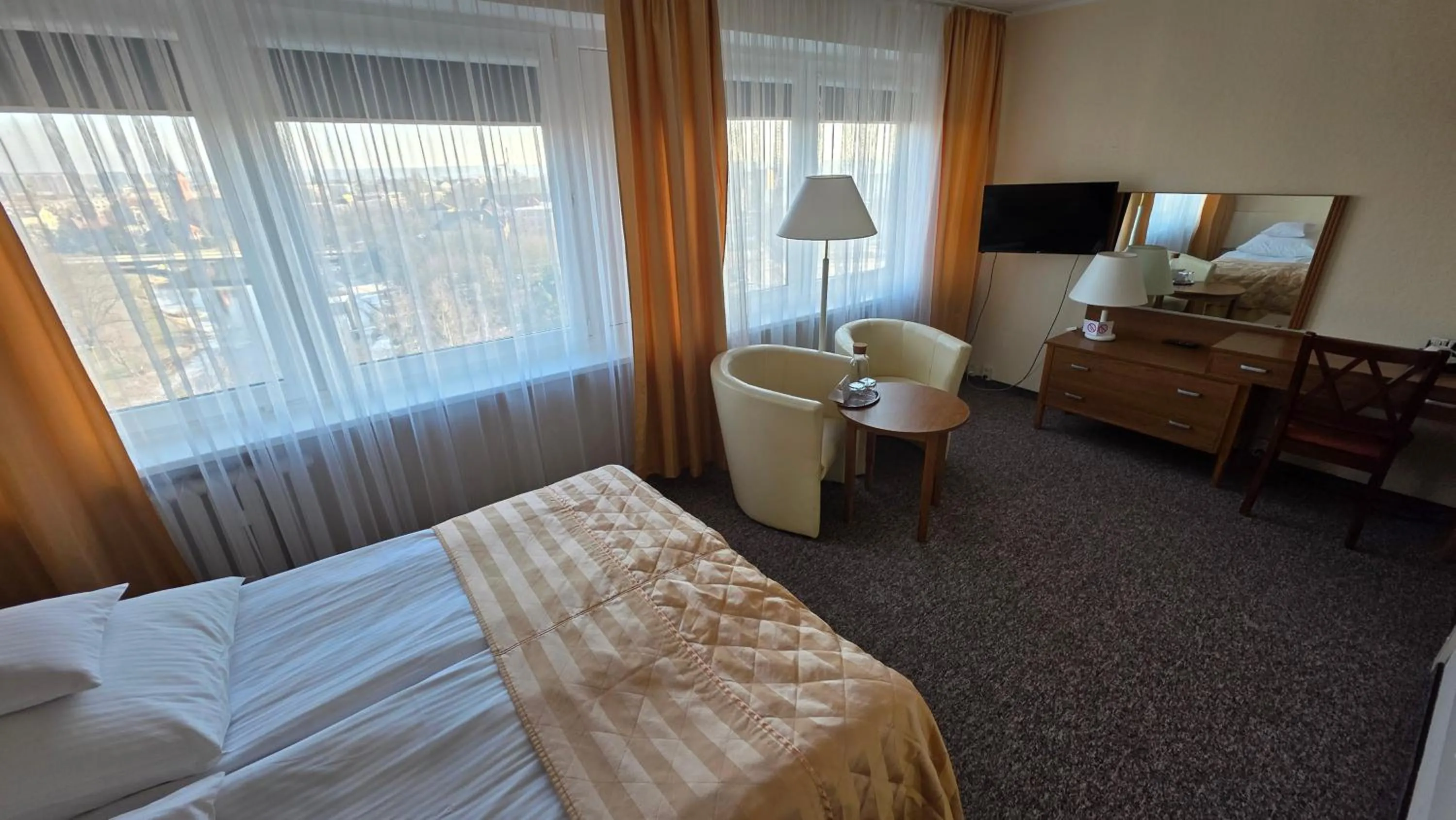 Bed in Hotel Gromada Pila