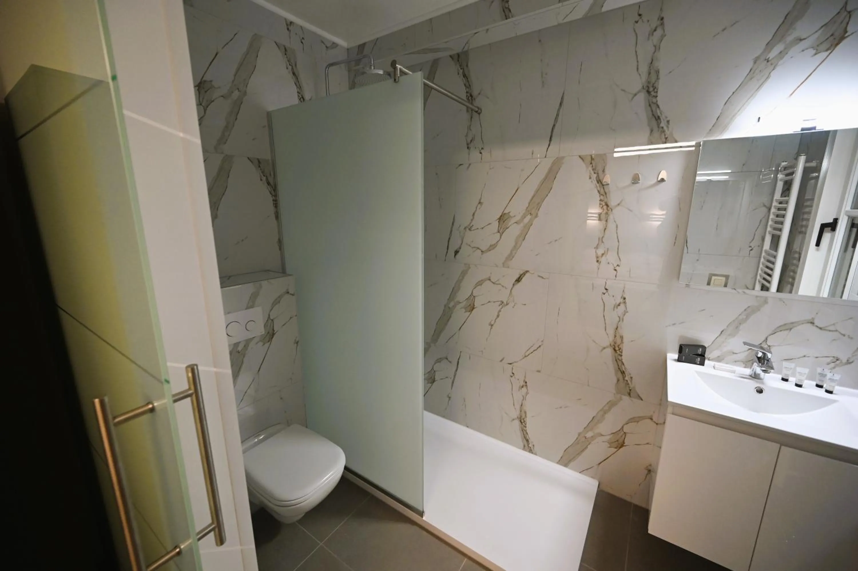Shower in Cesar Palace