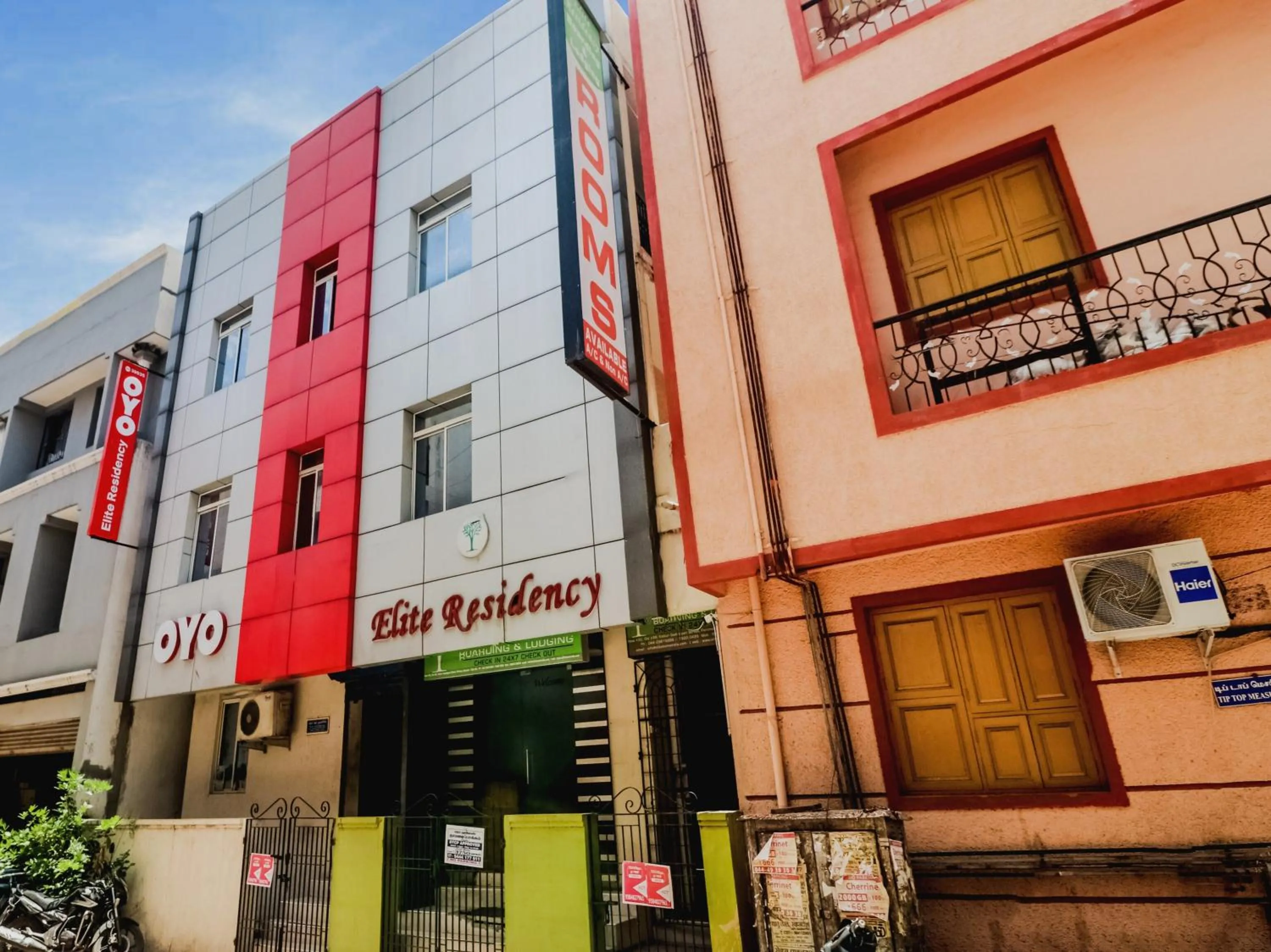 Facade/entrance in Hotel O Elite Residency