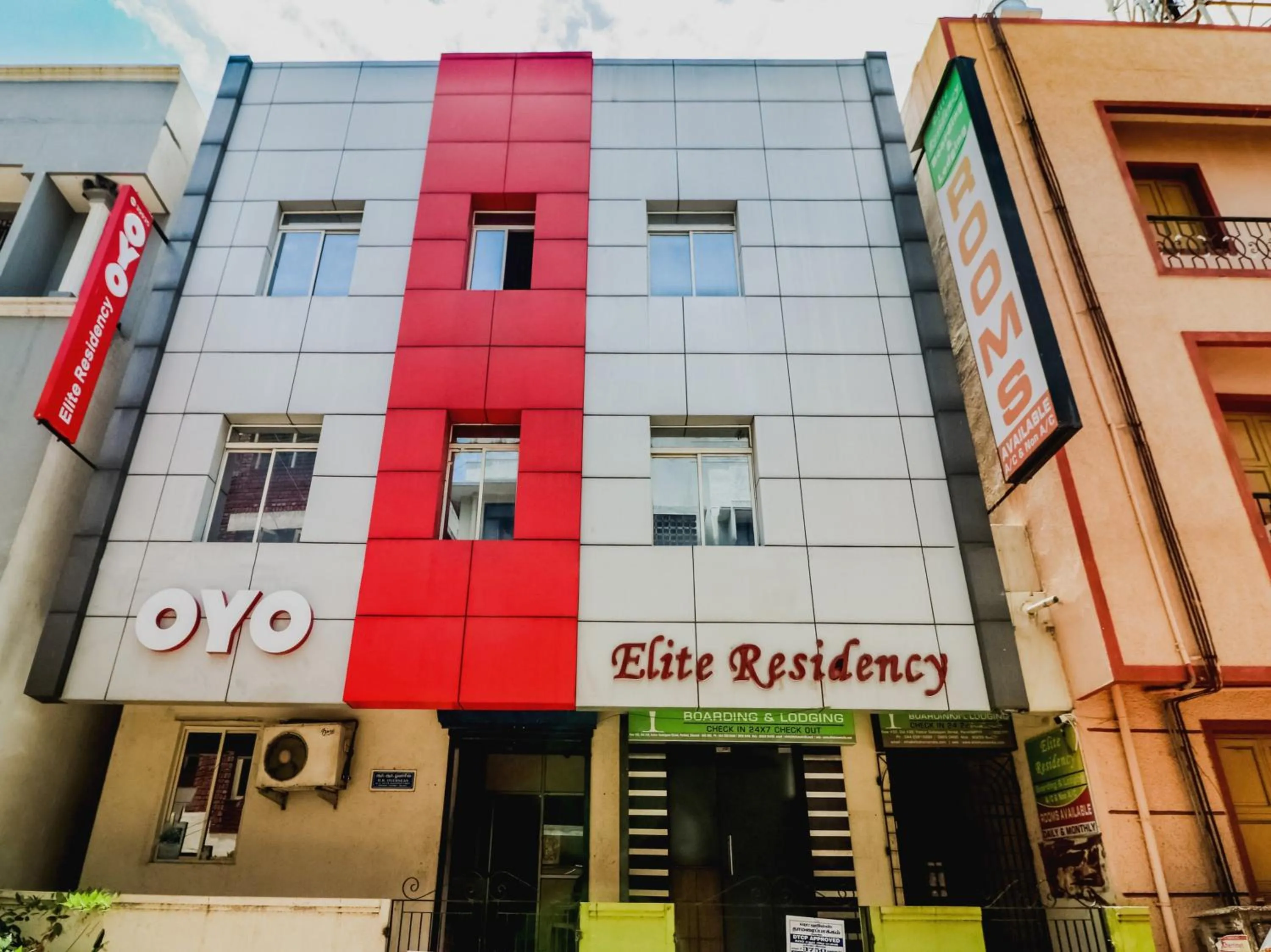 Facade/entrance in Hotel O Elite Residency