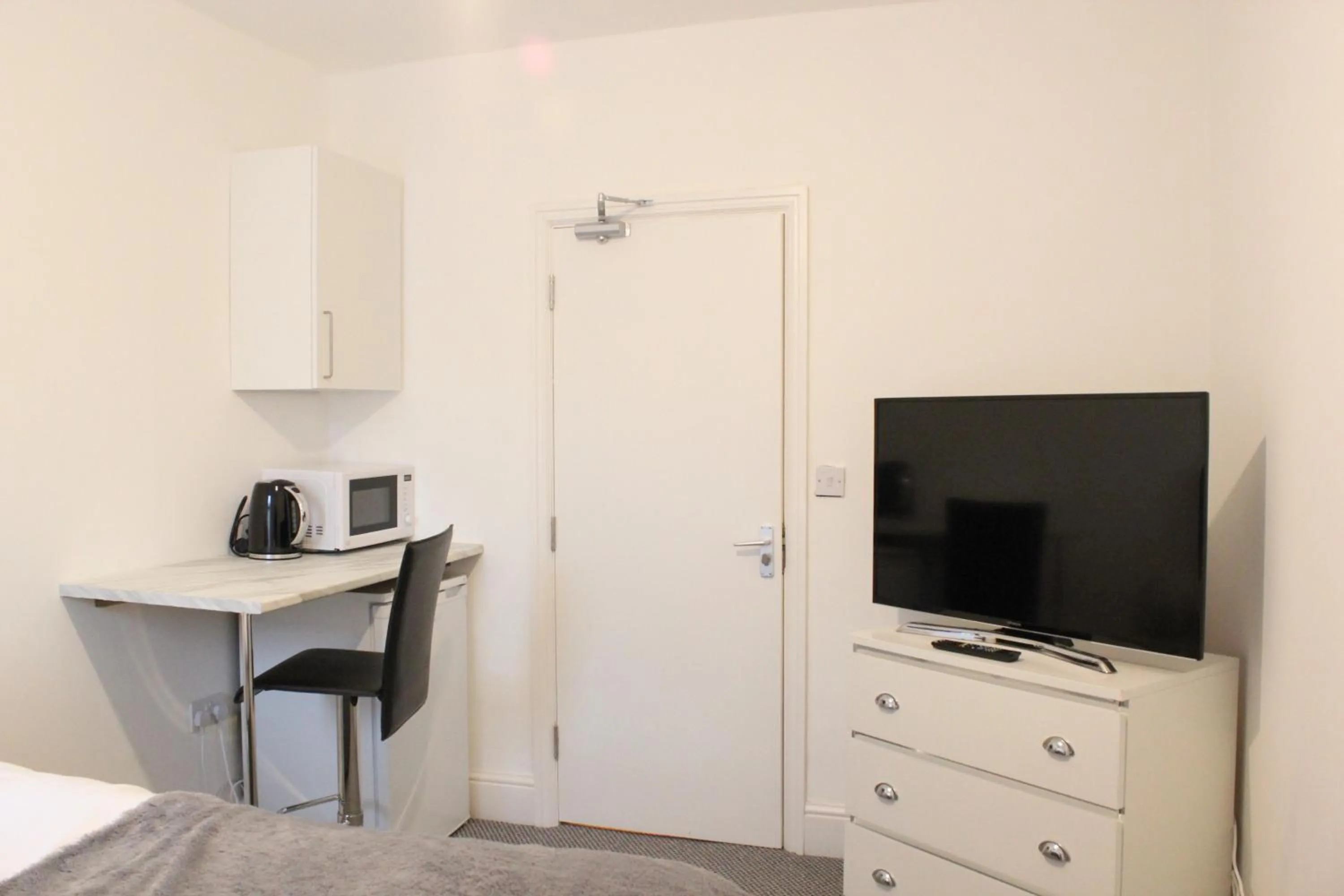 TV and multimedia, Bed in St Peter's Shared House
