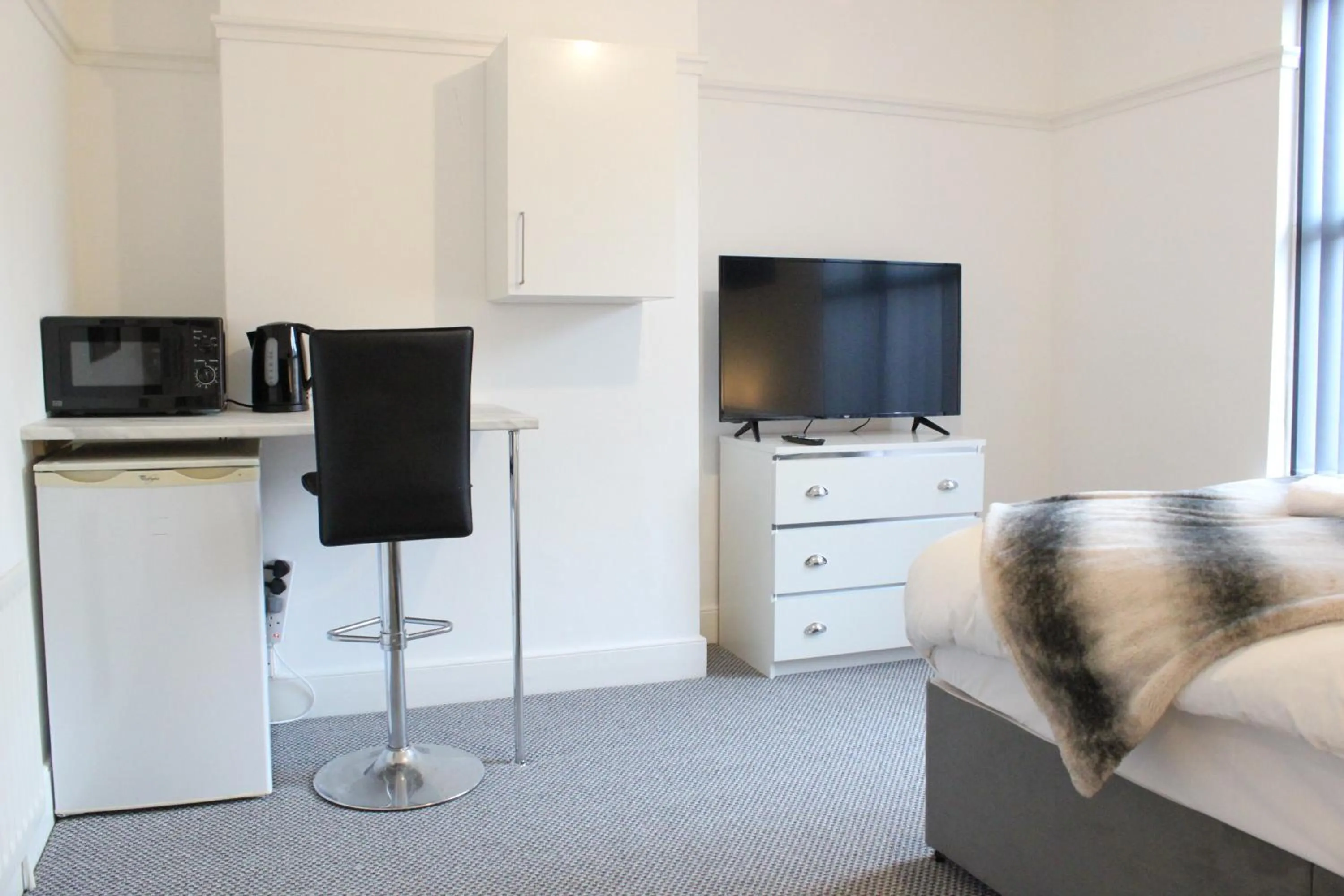 TV and multimedia, Bed in St Peter's Shared House