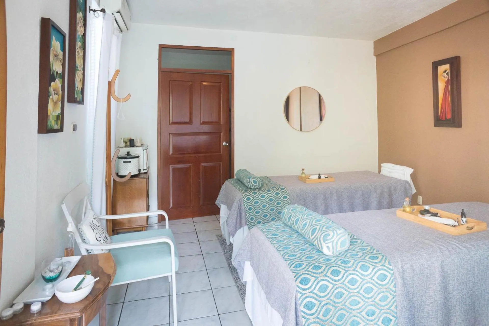 Photo of the whole room in The Blue Suites & Spa