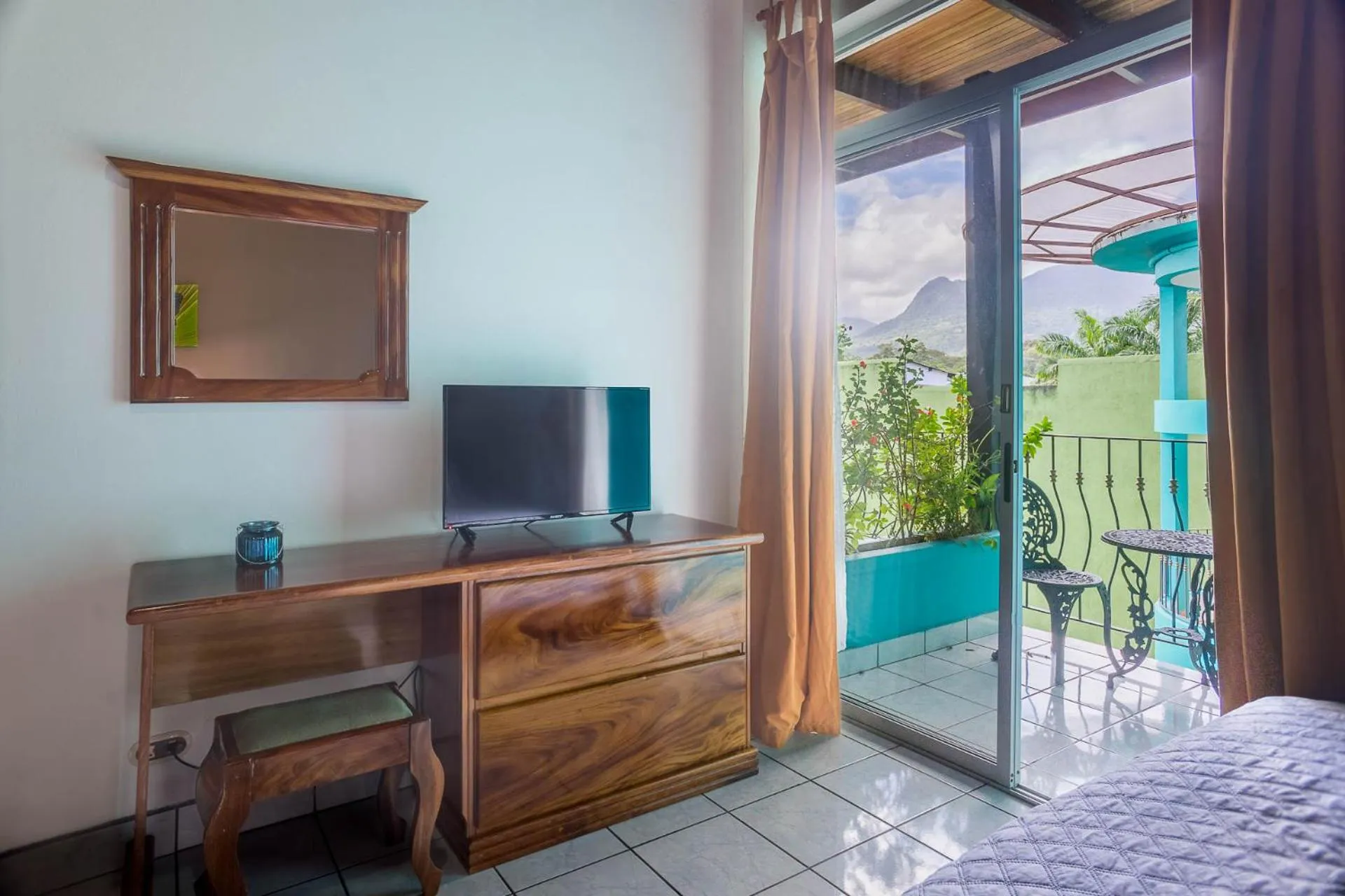 TV and multimedia in The Blue Suites & Spa