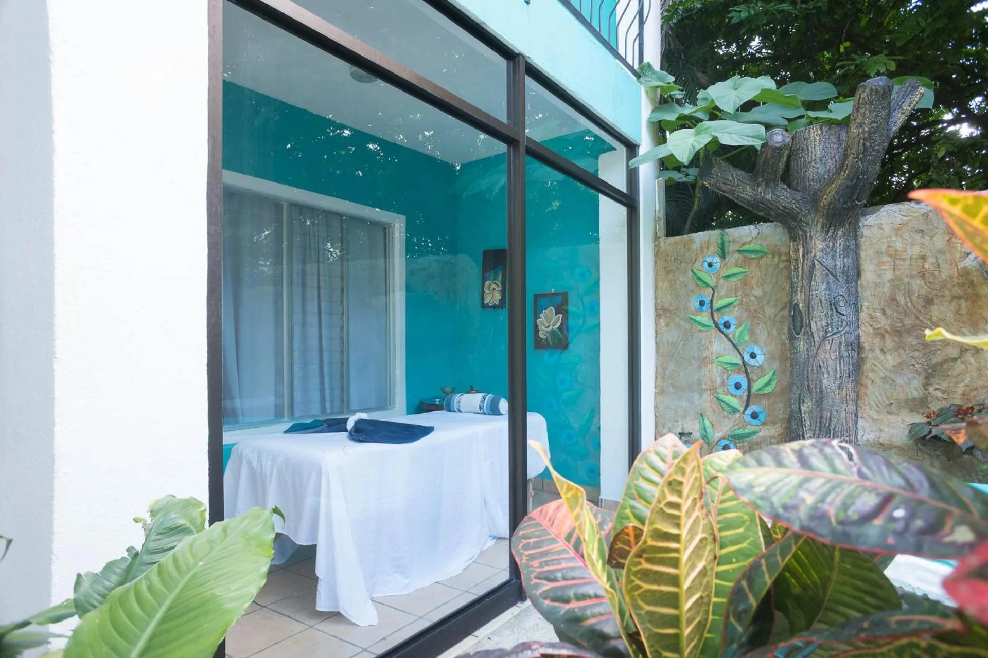 The Blue Suites & Spa