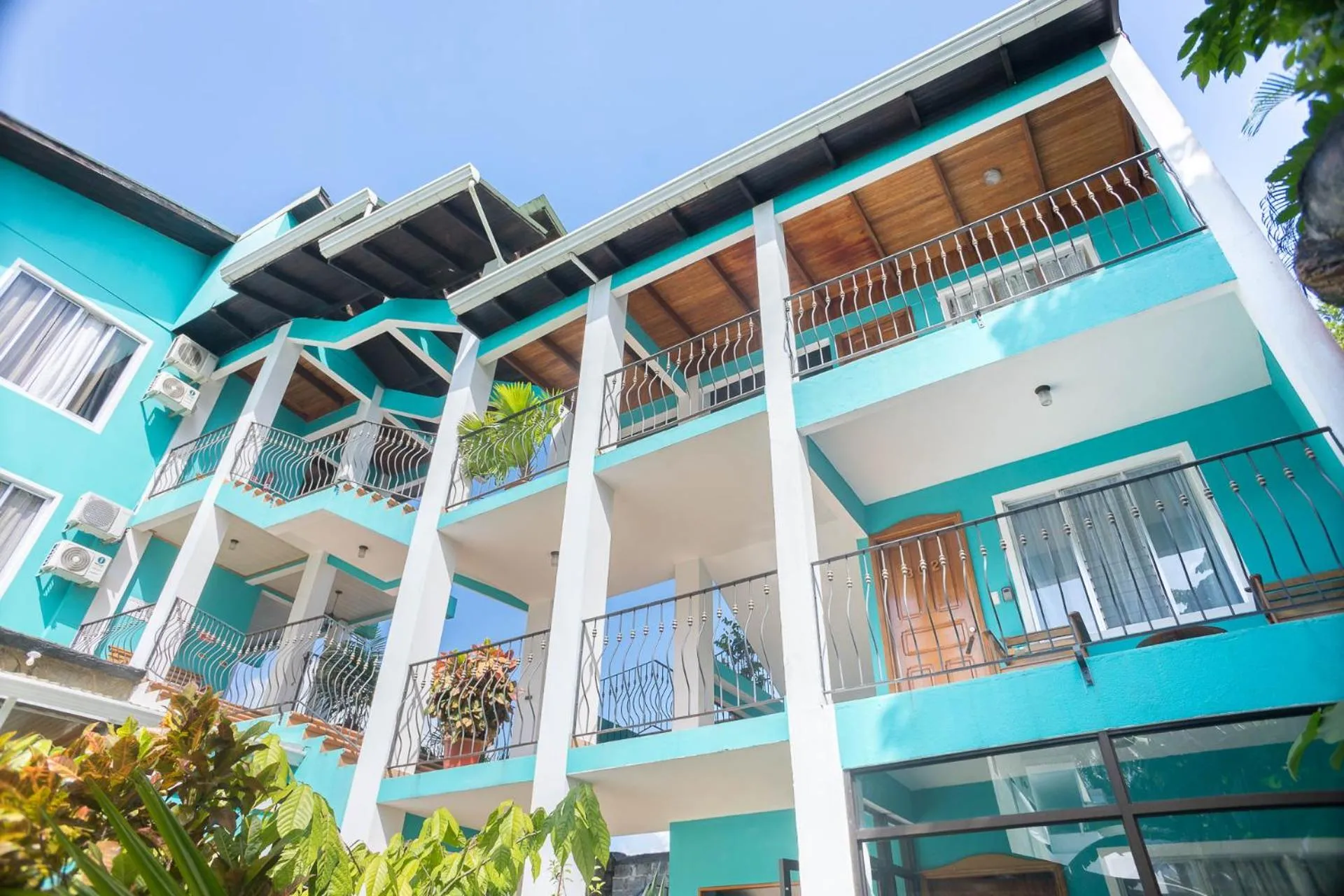 The Blue Suites & Spa