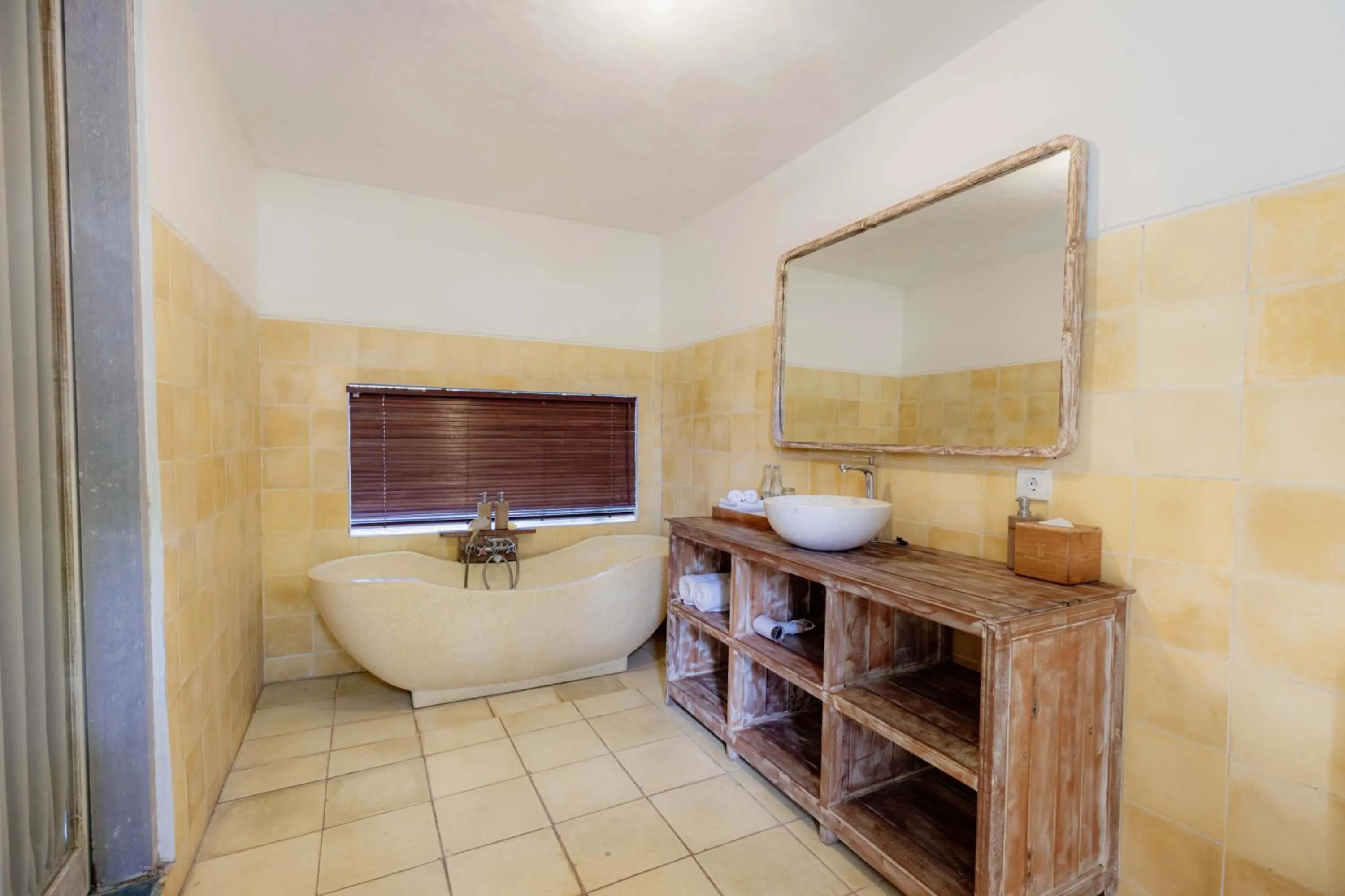 Toilet in Tanta Escape