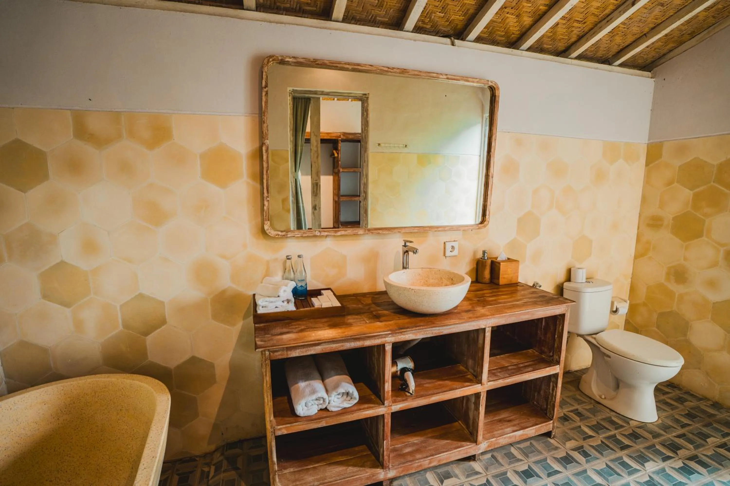 Toilet in Tanta Escape