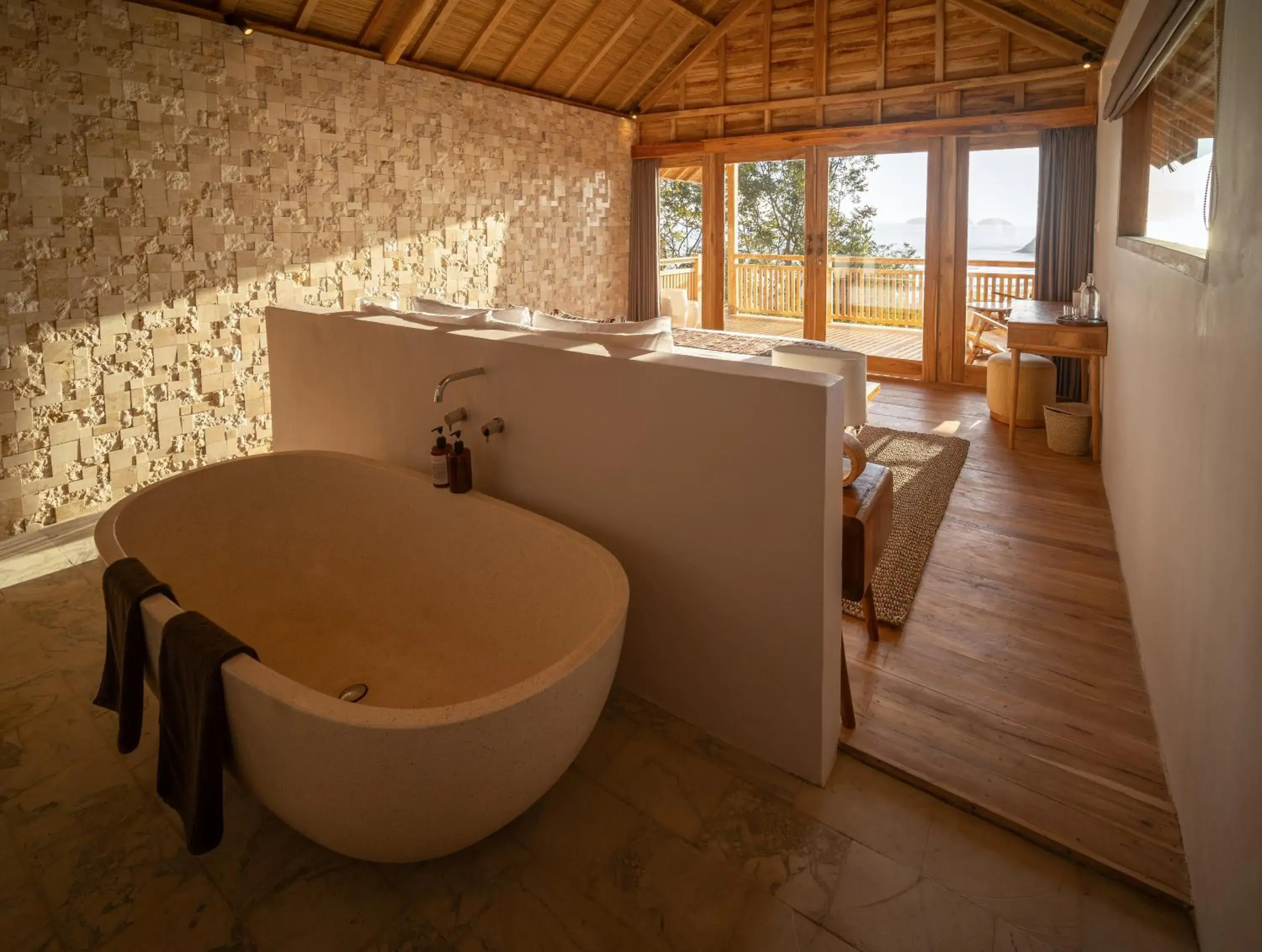 Deluxe Double Room with Bath in KERTASARI LODGE Deluxe Double Room with Bath in KERTASARI LODGE