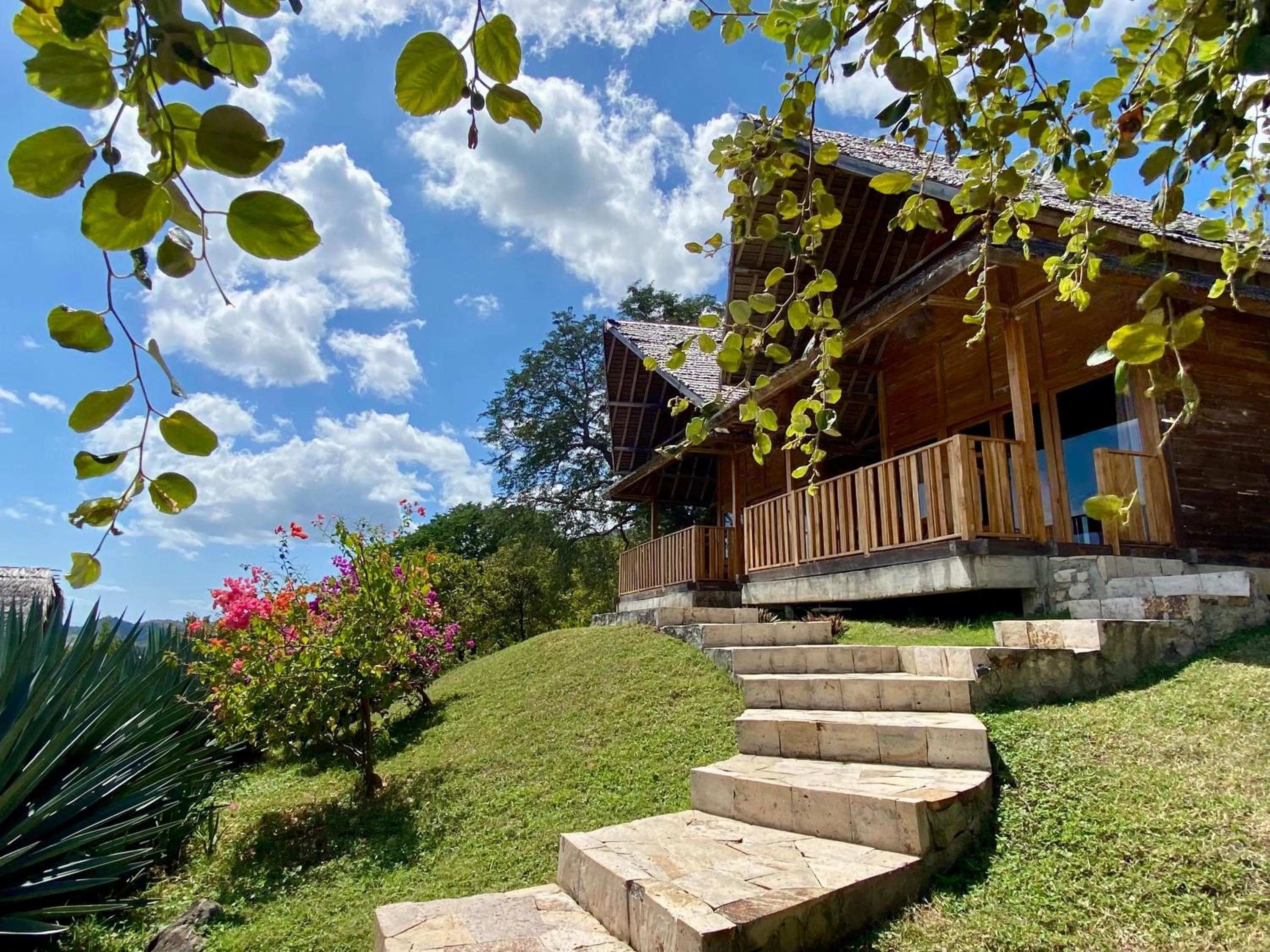 Garden in KERTASARI LODGE