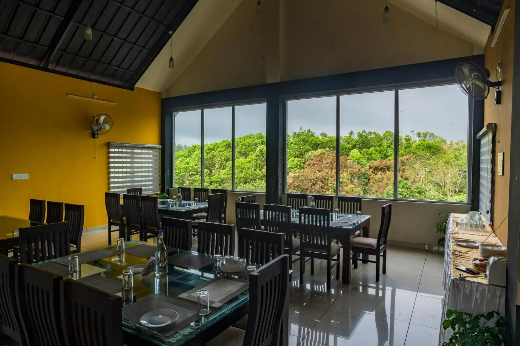 Restaurant/places to eat in Pine Clough Resort Vagamon Restaurant/places to eat in Pine Clough Resort Vagamon