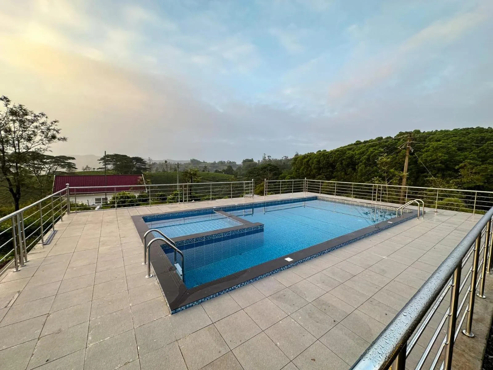 Swimming pool in Pine Clough Resort Vagamon