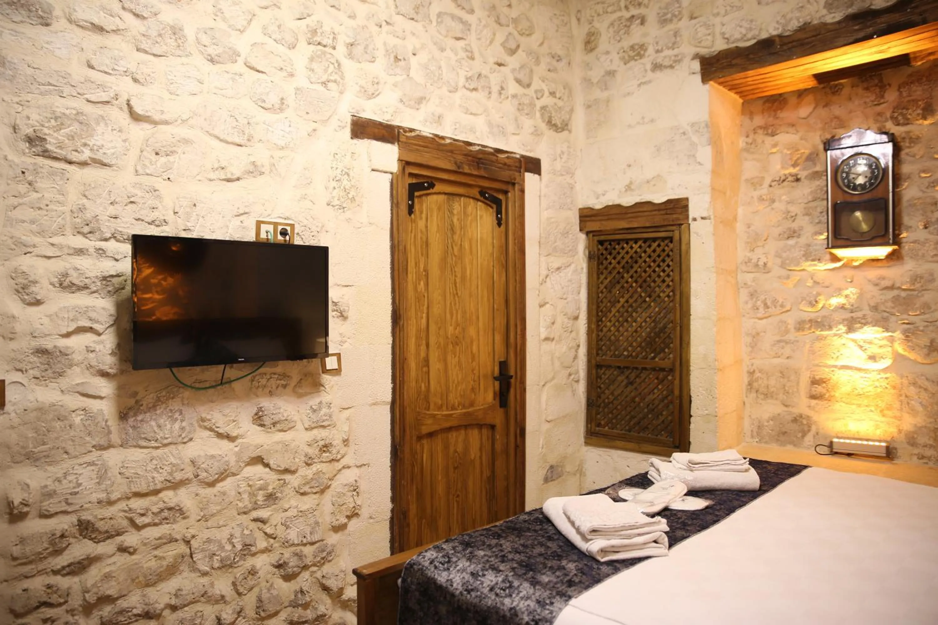 Bed in BABIL ANTIQUE HOTEL