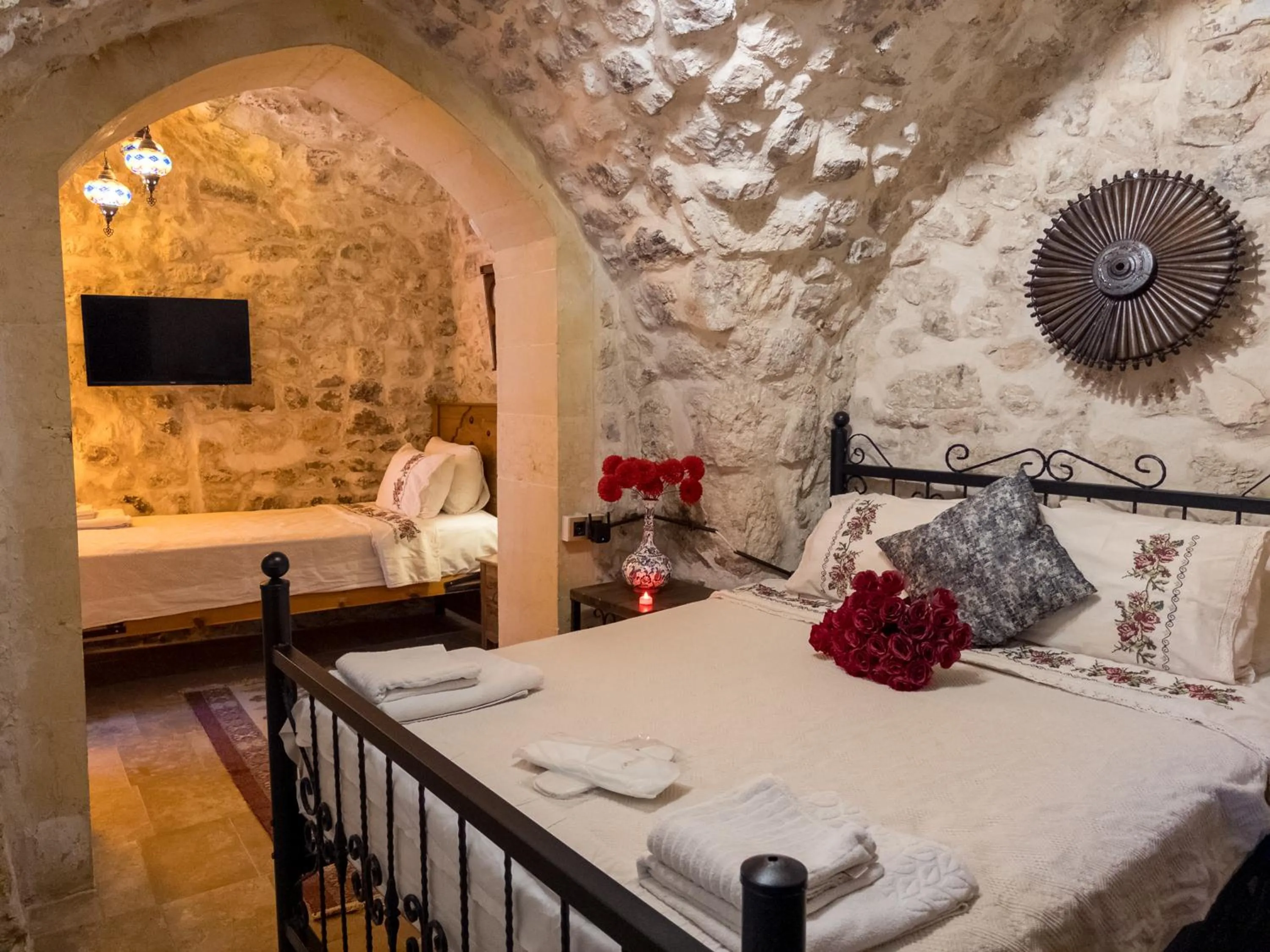 Bed in BABIL ANTIQUE HOTEL