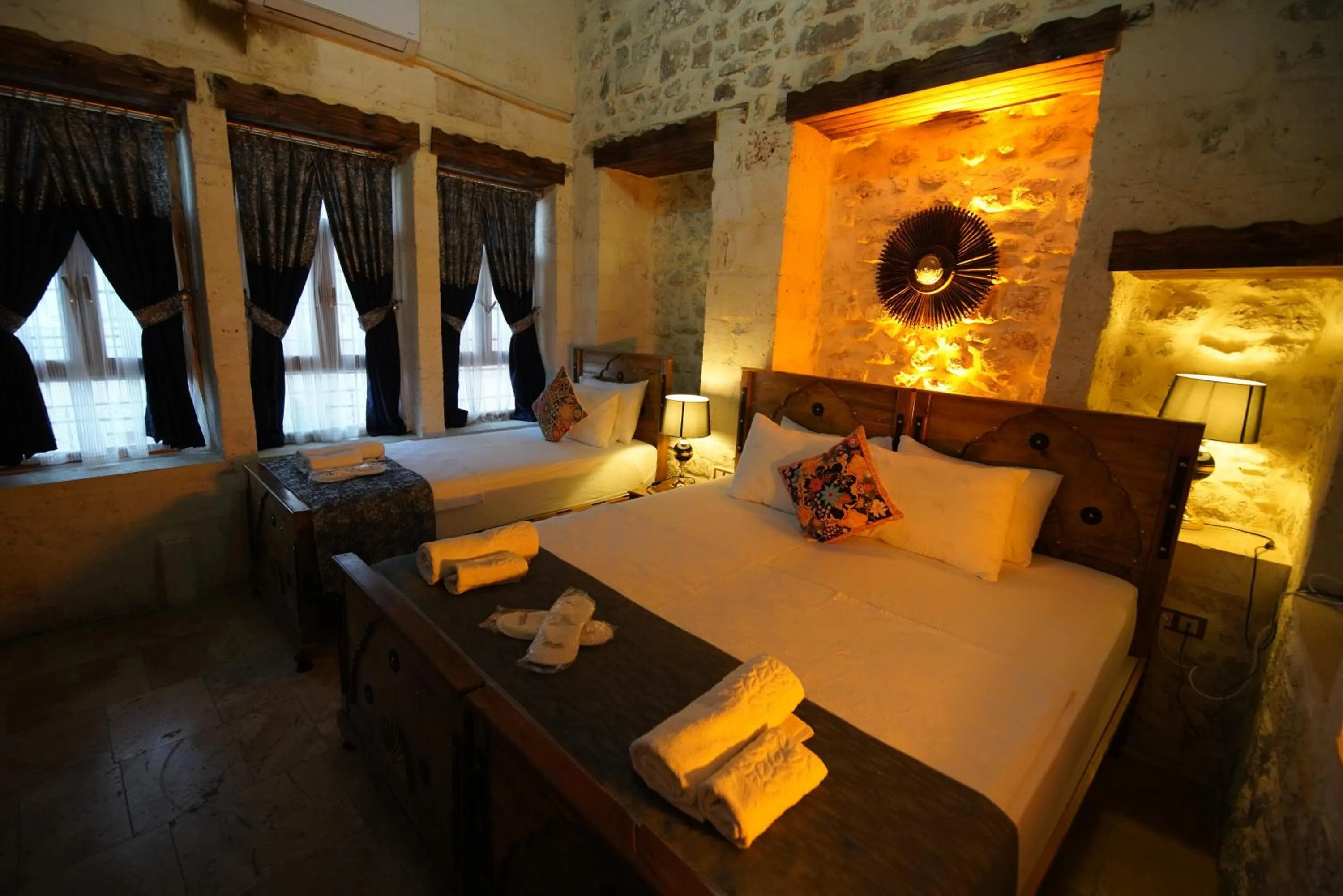 Bed in BABIL ANTIQUE HOTEL