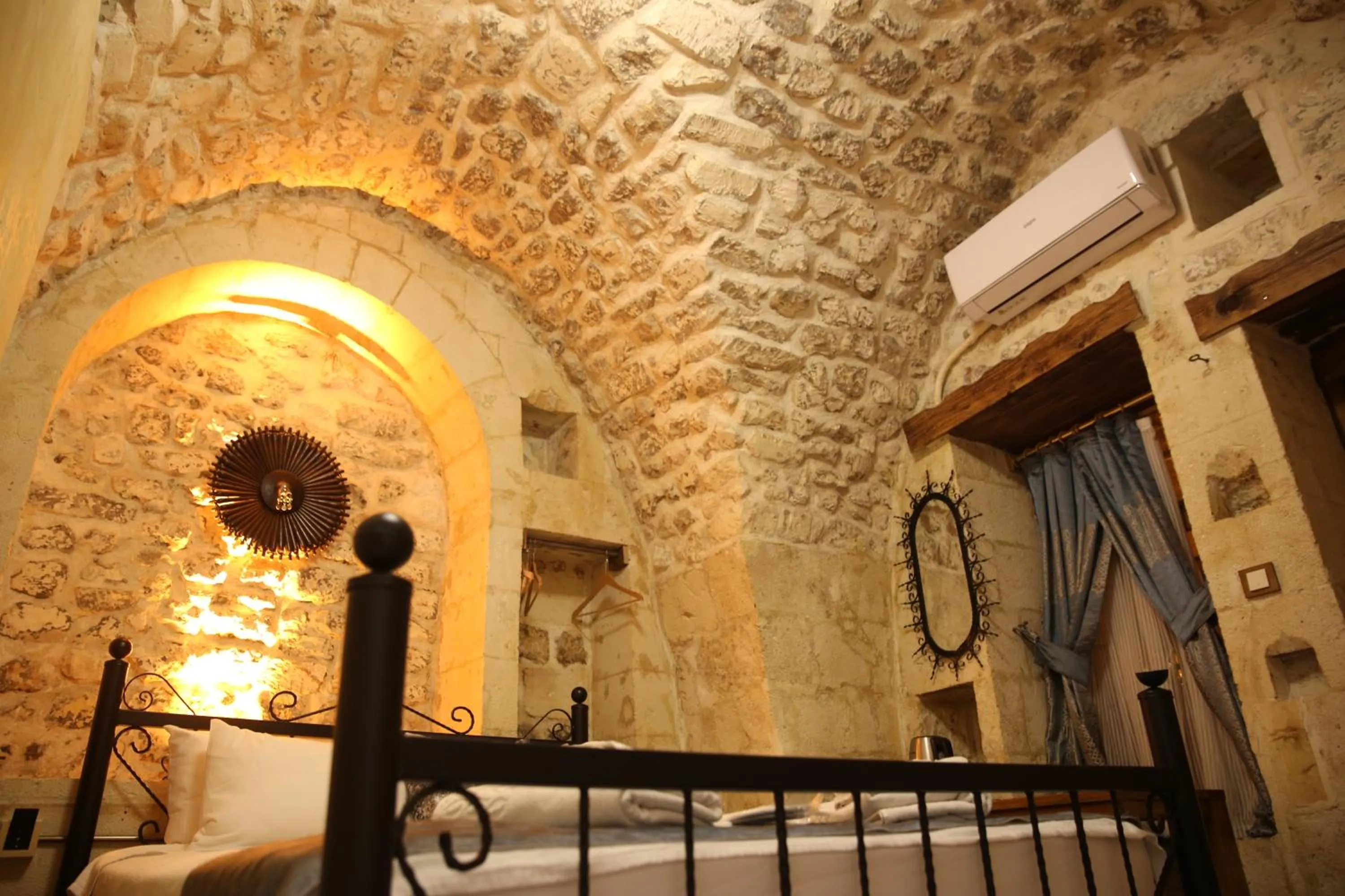 Bed in BABIL ANTIQUE HOTEL