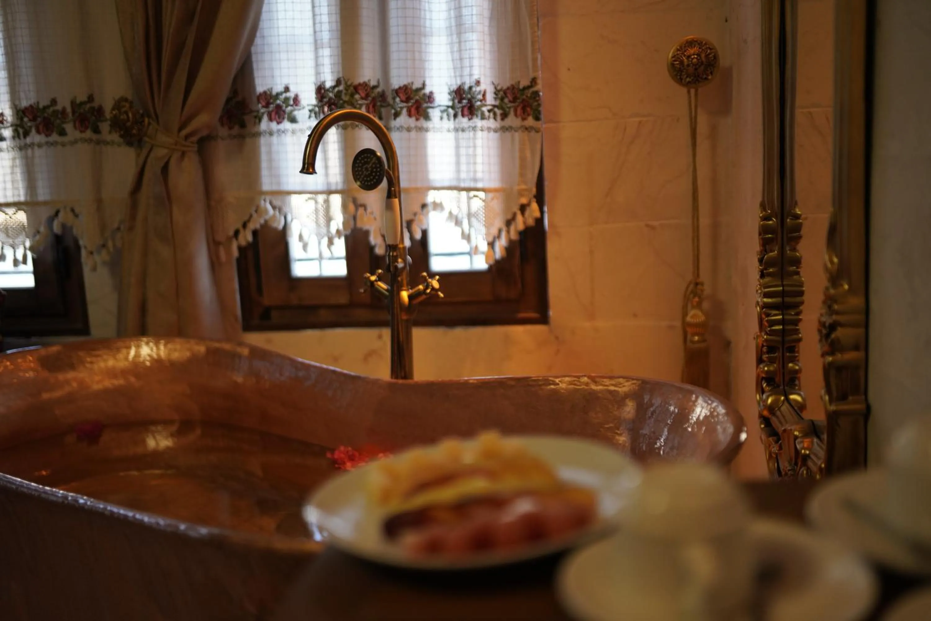 Hot Tub in BABIL ANTIQUE HOTEL