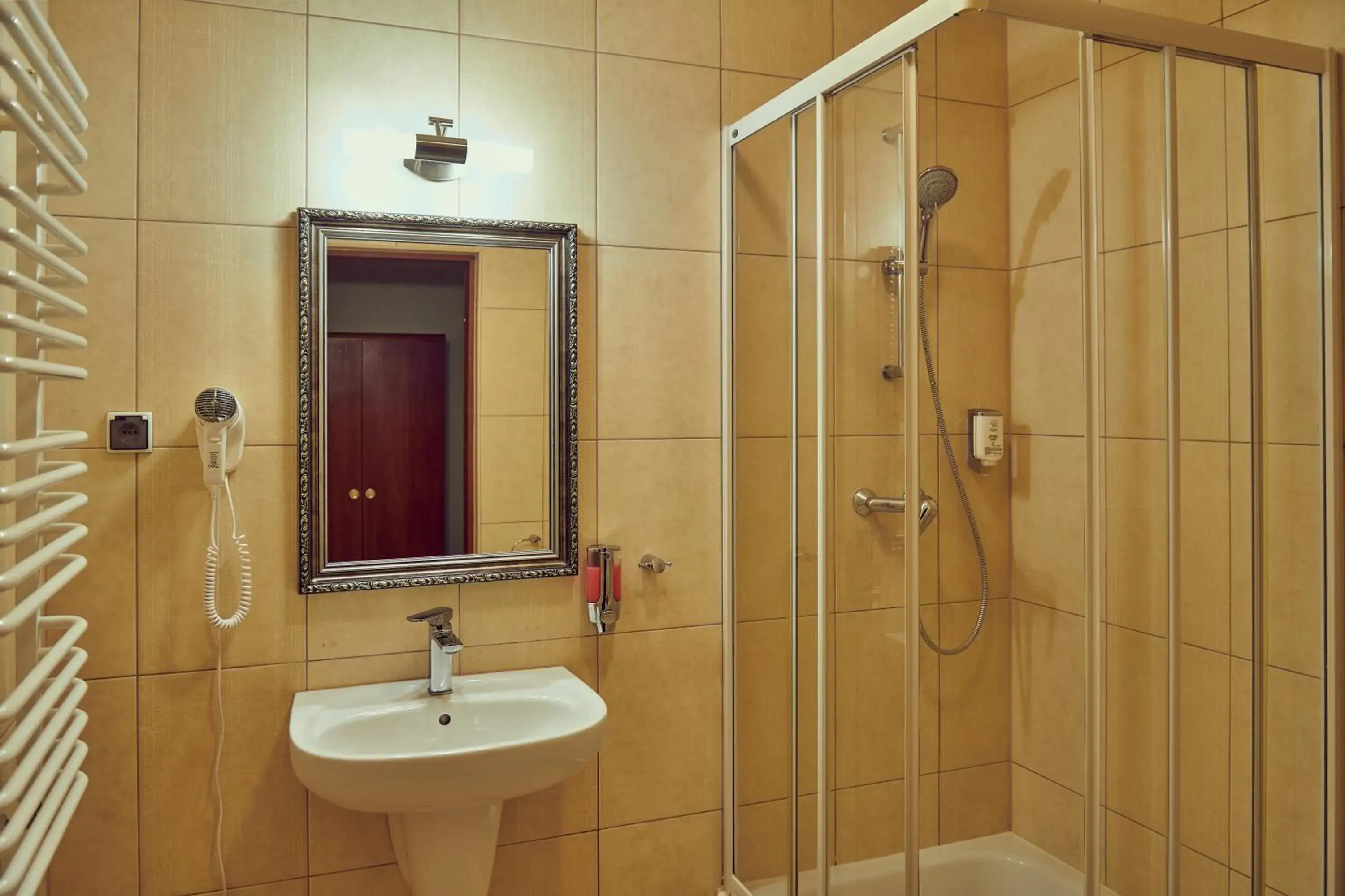 Double Room in Zajazd Srebrna Gora Double Room in Zajazd Srebrna Gora