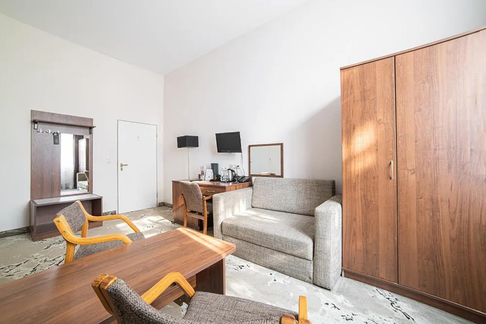 Photo of the whole room in Hotel Astor