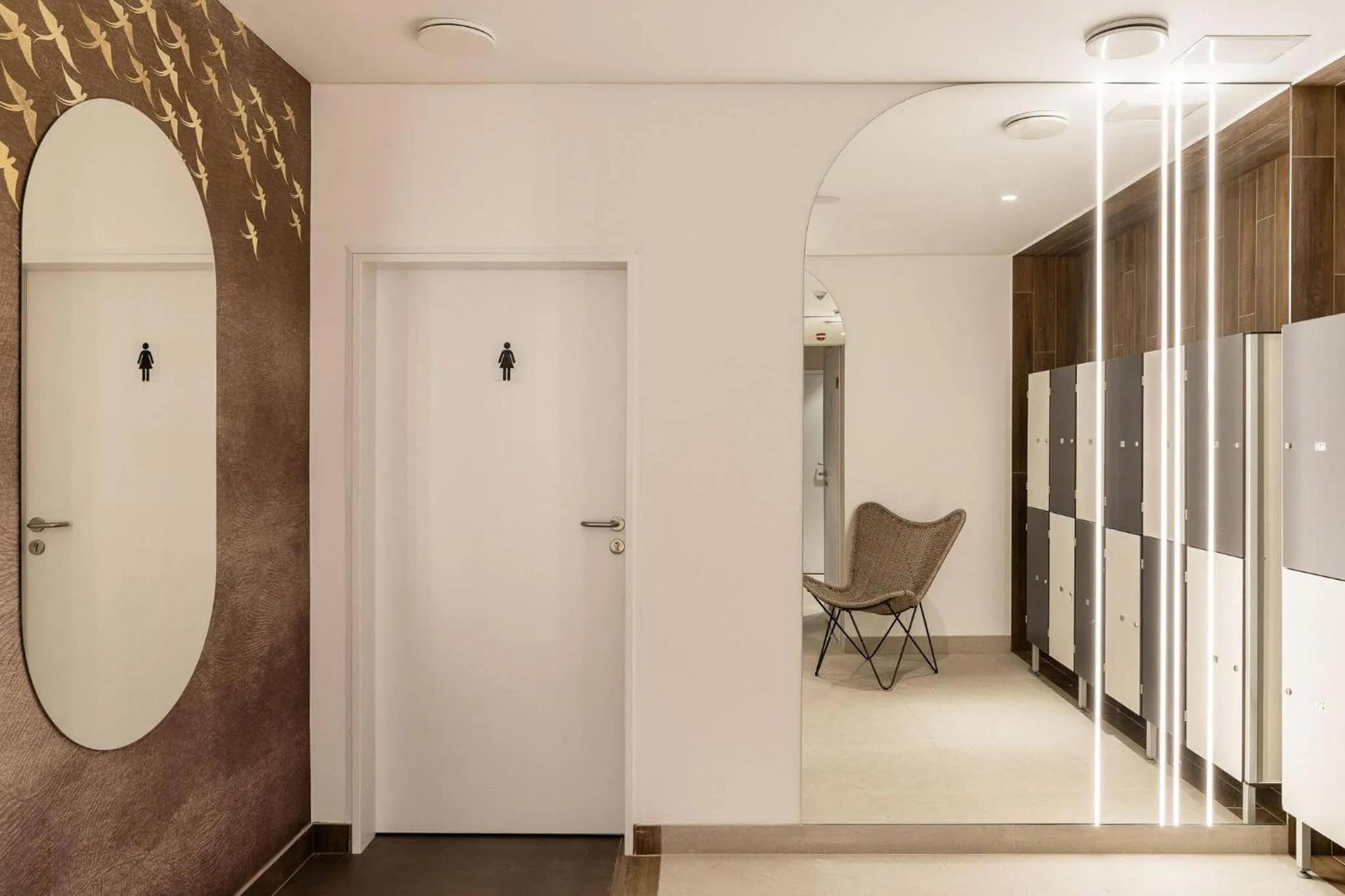 Swimming pool in Hotel Astor