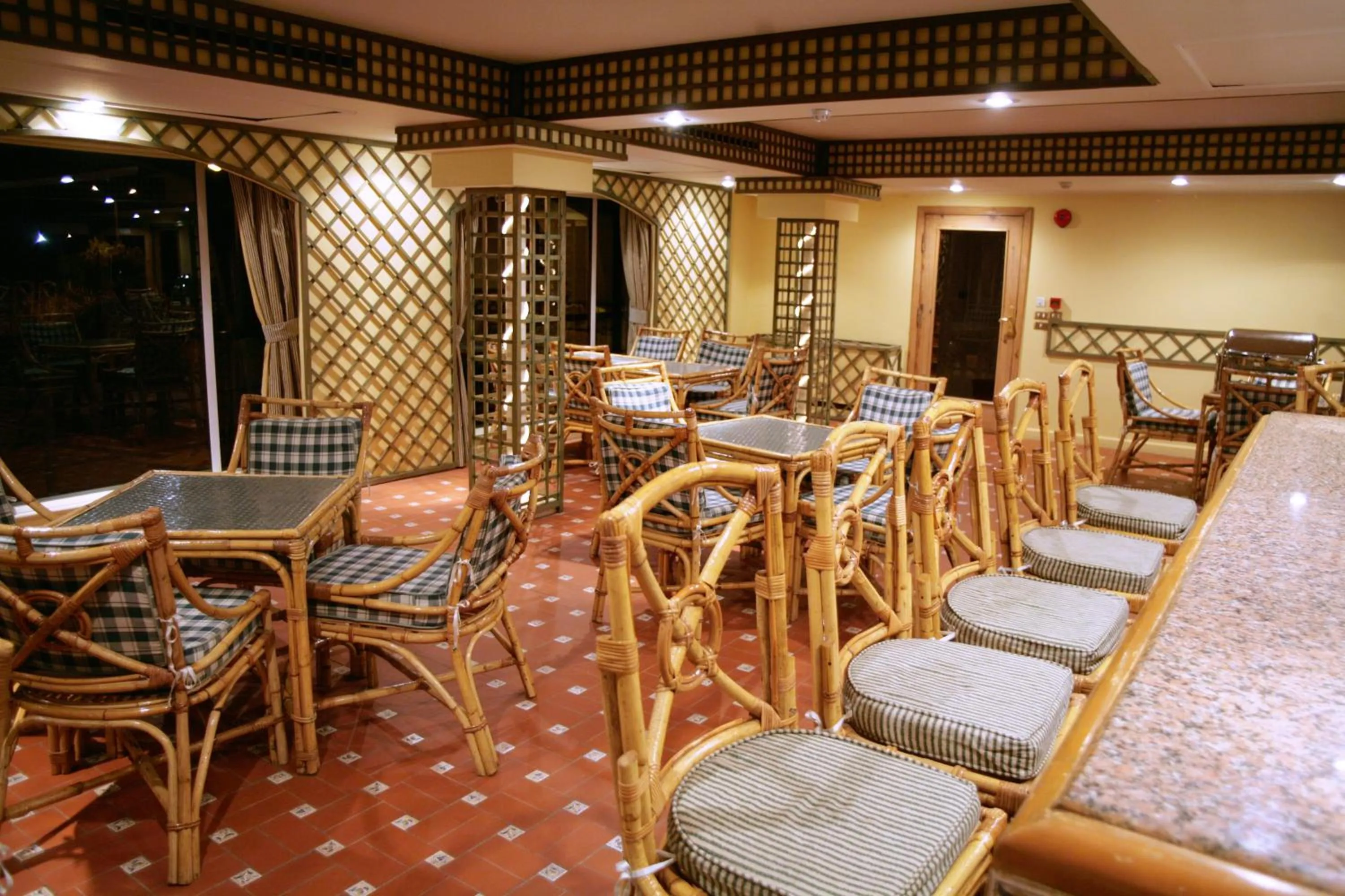 Lounge or bar in Mövenpick Prince Abbas Lake Nasser Cruise, Every Monday Four Nights From Aswan, Every Friday Three nights From Abu-Simbel - Including Excursions and Sightseeing