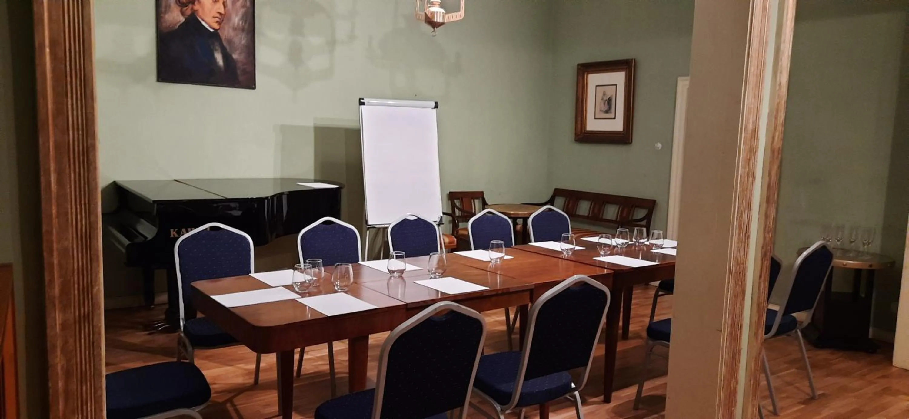 Meeting/conference room in Chopin Boutique