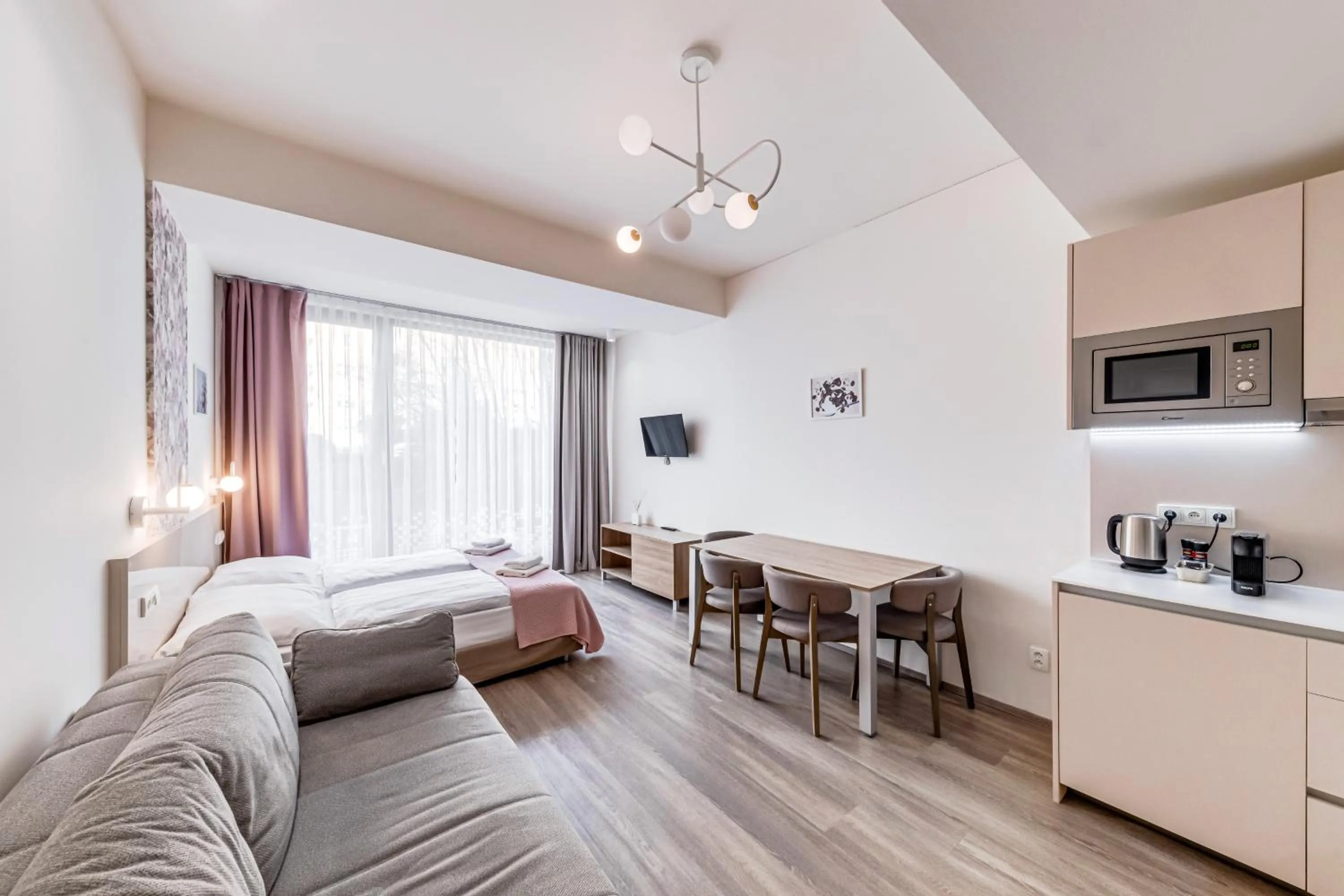 Photo of the whole room, Bed in Kora Apartments