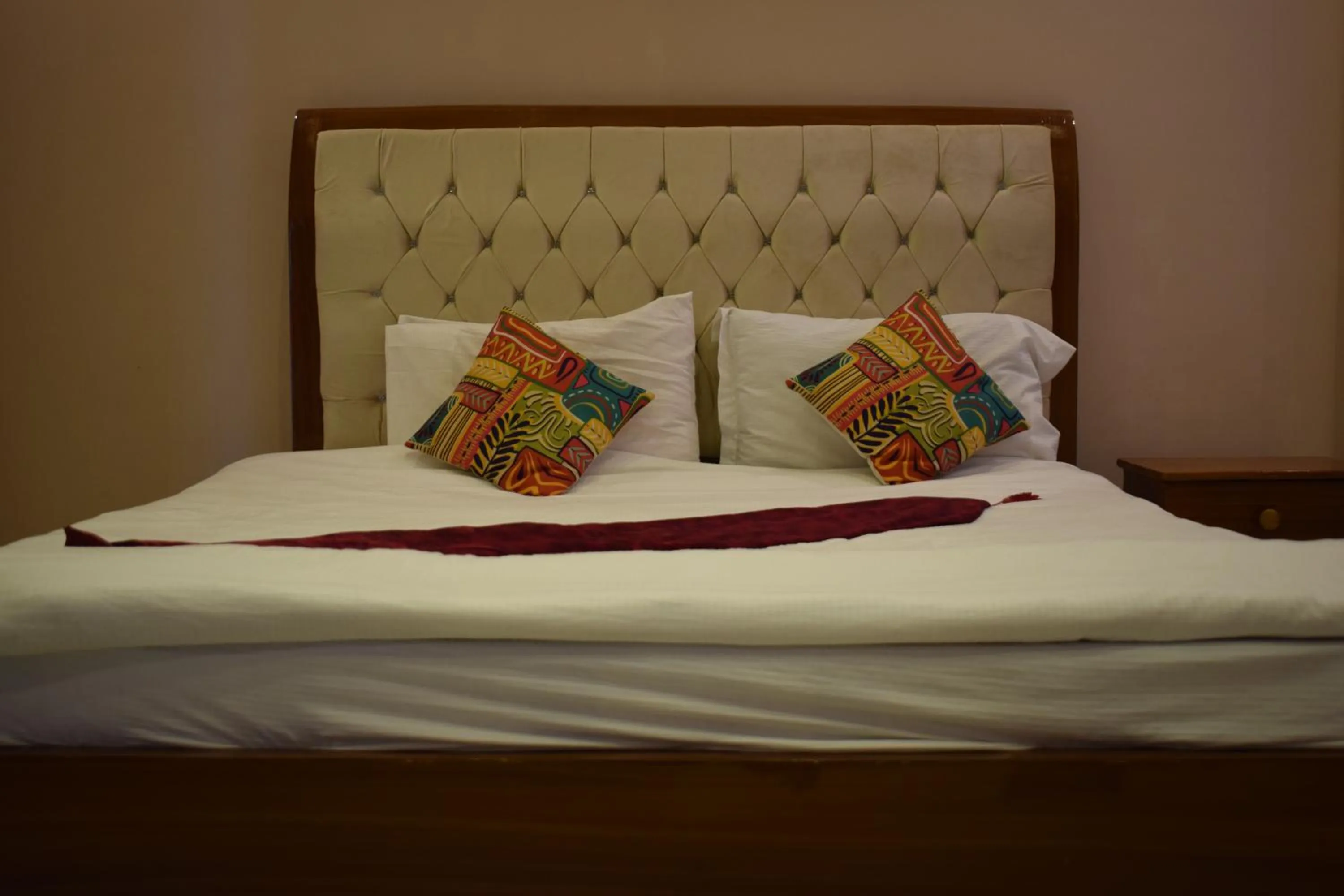 Bed in City Seasons Hotel Murree