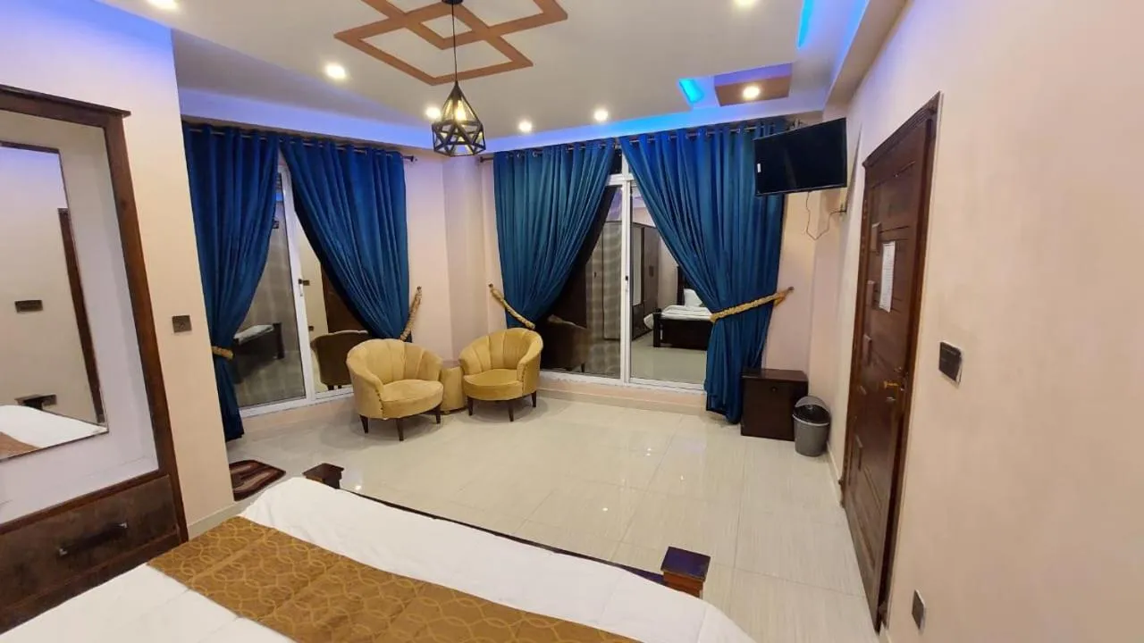 Bed in City Seasons Hotel Murree