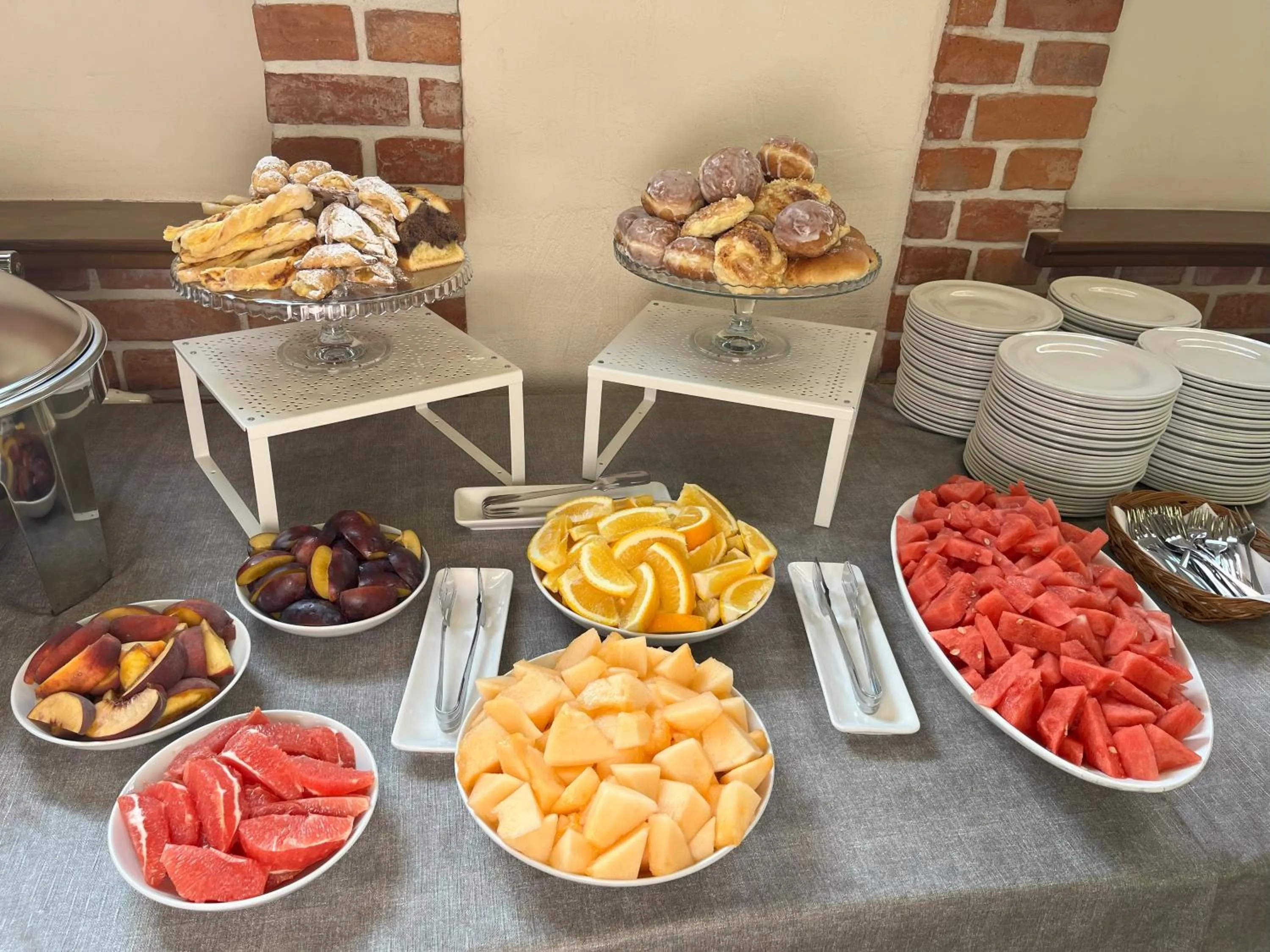 Buffet breakfast in Hotel Młyn Aqua Spa