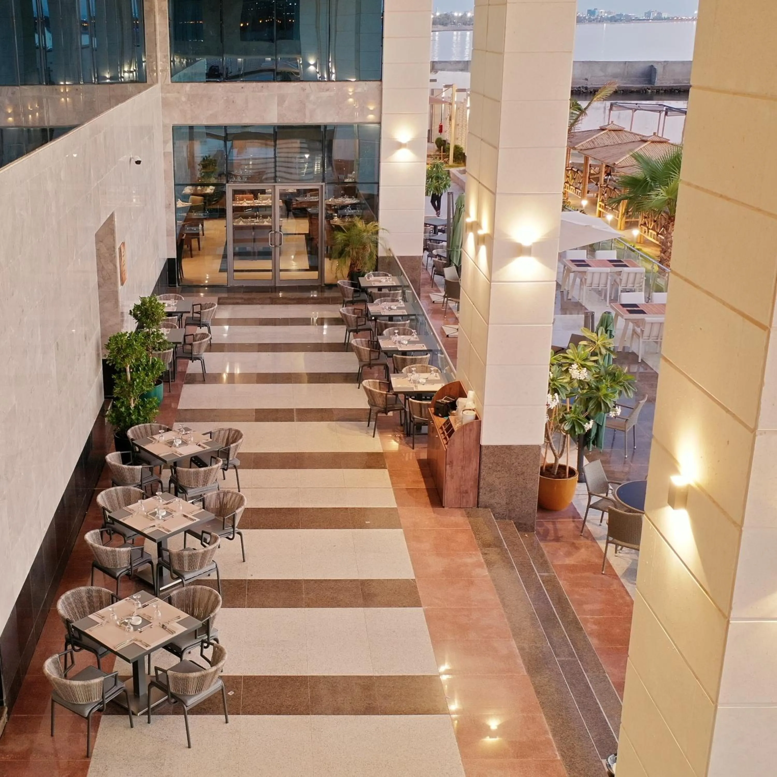 Restaurant/places to eat in Waves Hotel